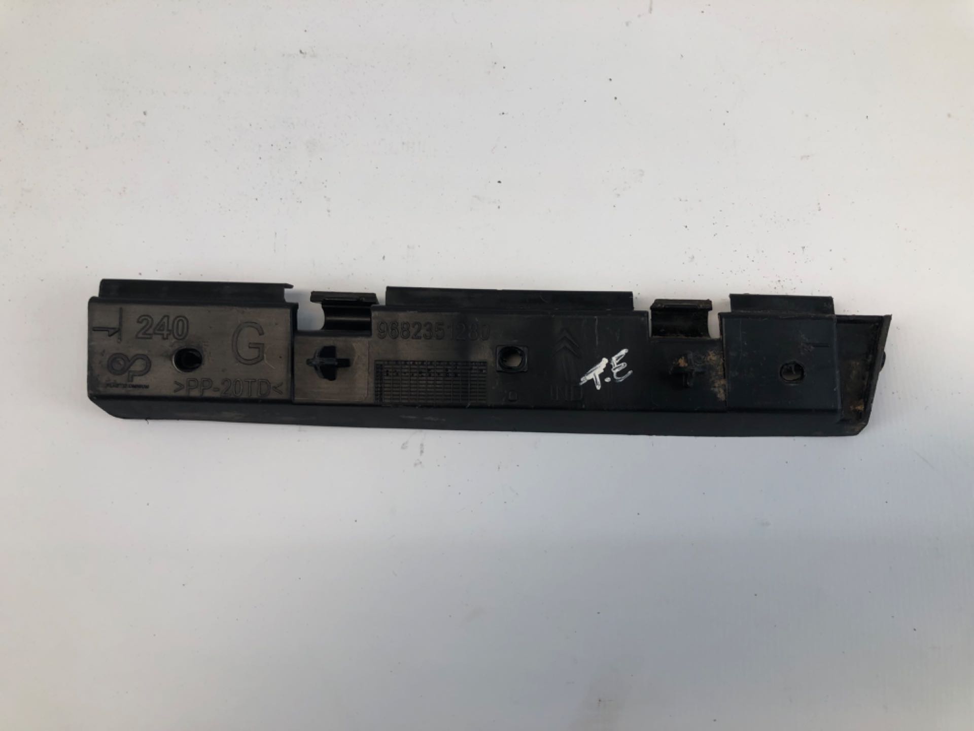 Suporte Esquerdo Para Choque Traseiro C4 Pallas 2007 2013