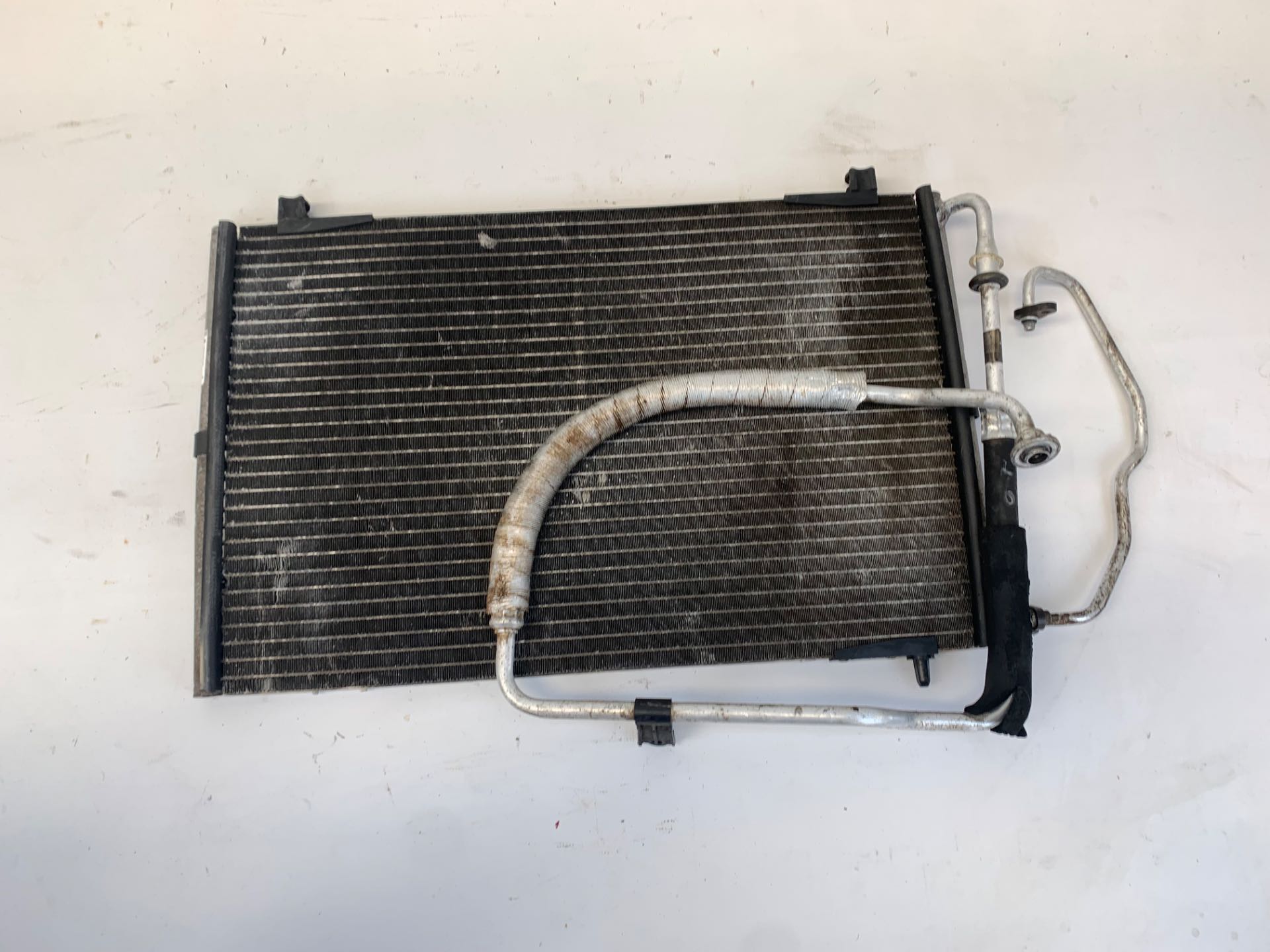 Condensador Ar Condicionado Peugeot 206 1.6 8v 1999 2001