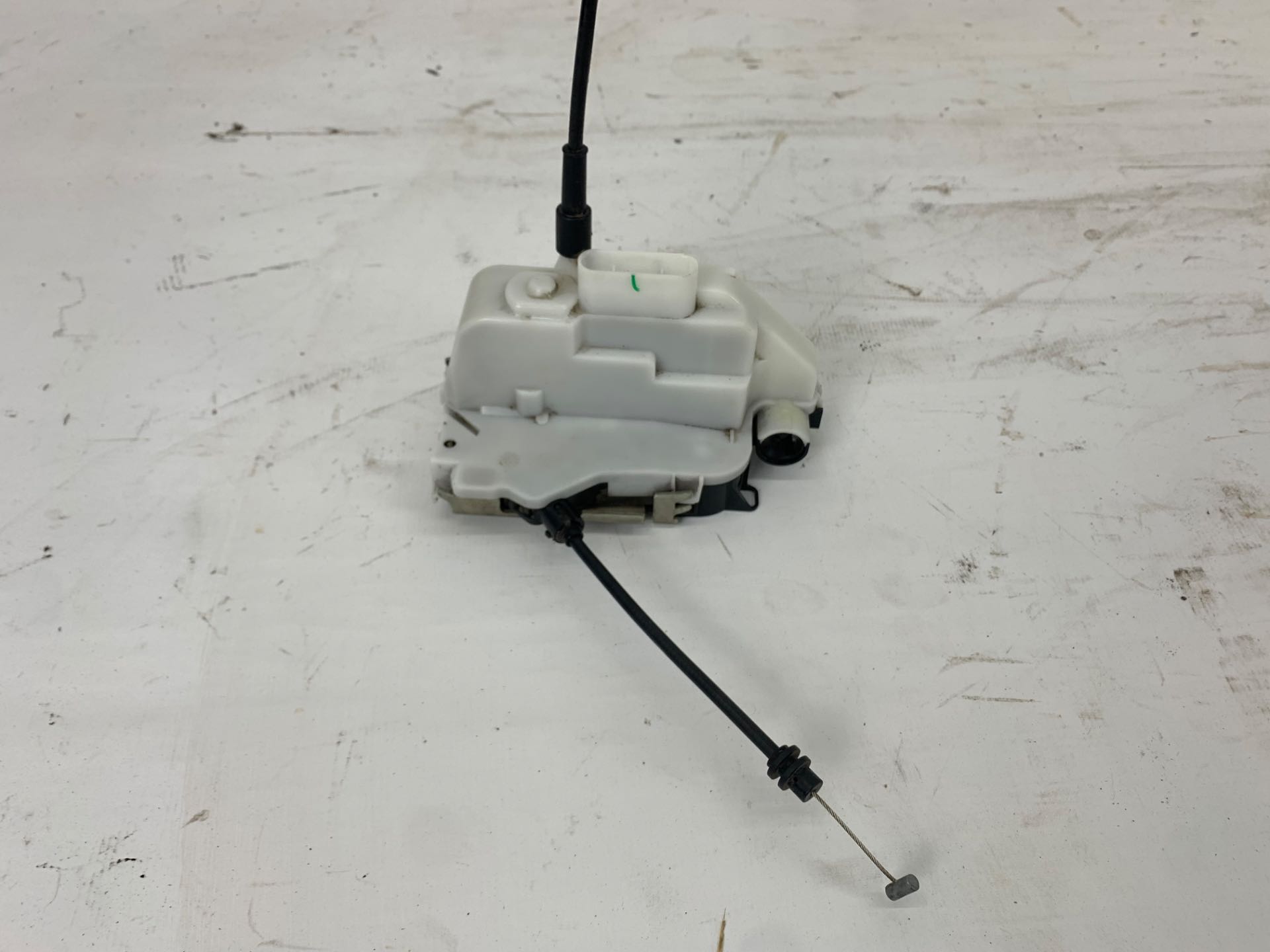 Fechadura Porta Dianteira Esquerda Citroën C3 2003 2012