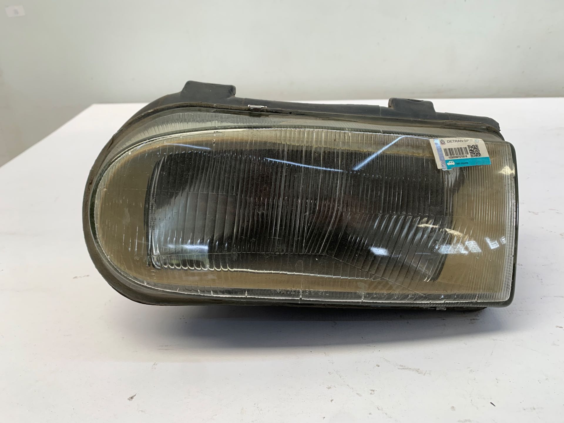 Farol Esquerdo Vw Gol Parati 1995 1999 Valeo Detalhe