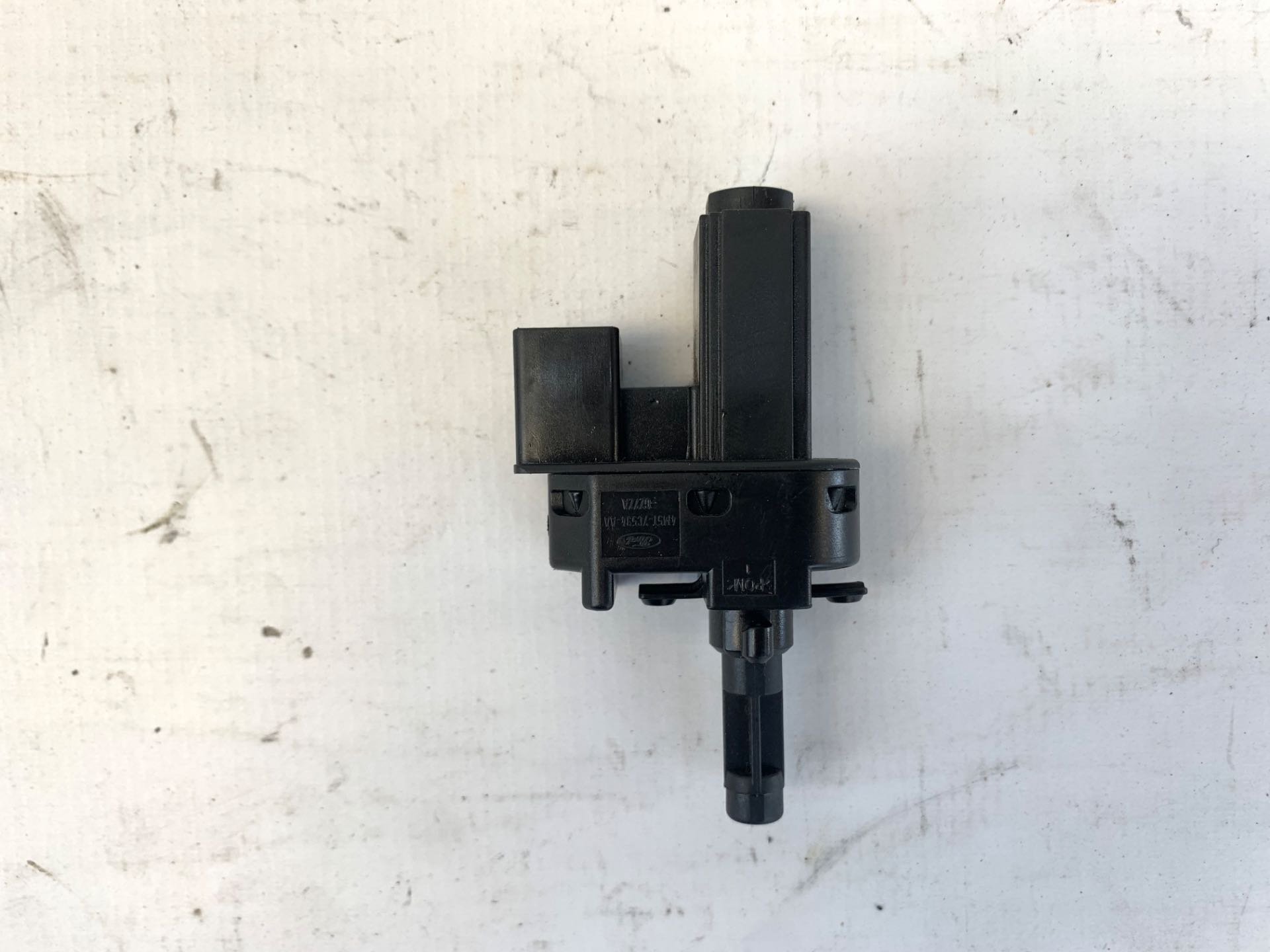 Interruptor Pedal Embreagem Ford Ka 1.0 2014 2021 4m5t7c534