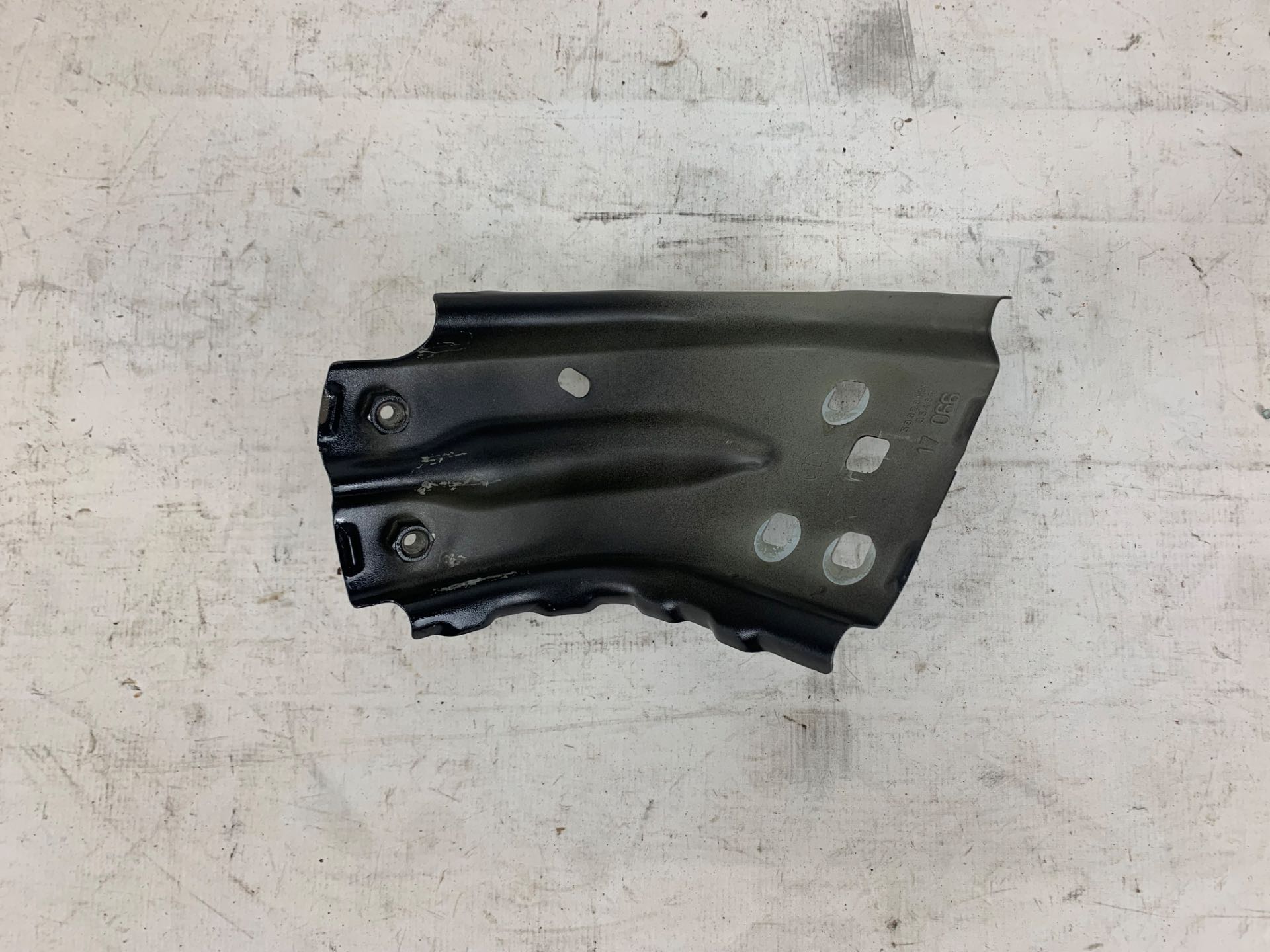 Suporte Para Lama Direito Longarina Jeep Compass 2016 2021