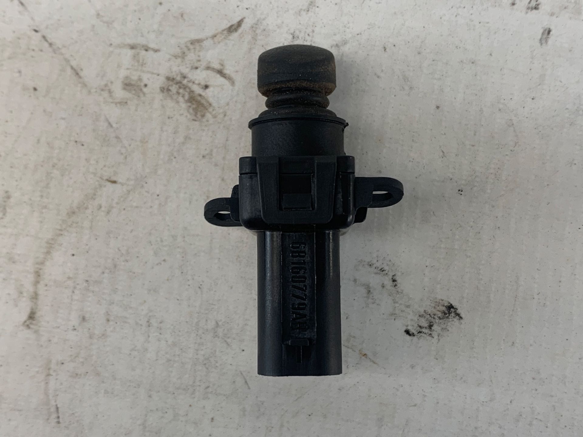 Botão Interruptor Tampa Traseira Compass 2016 2020 68160779a