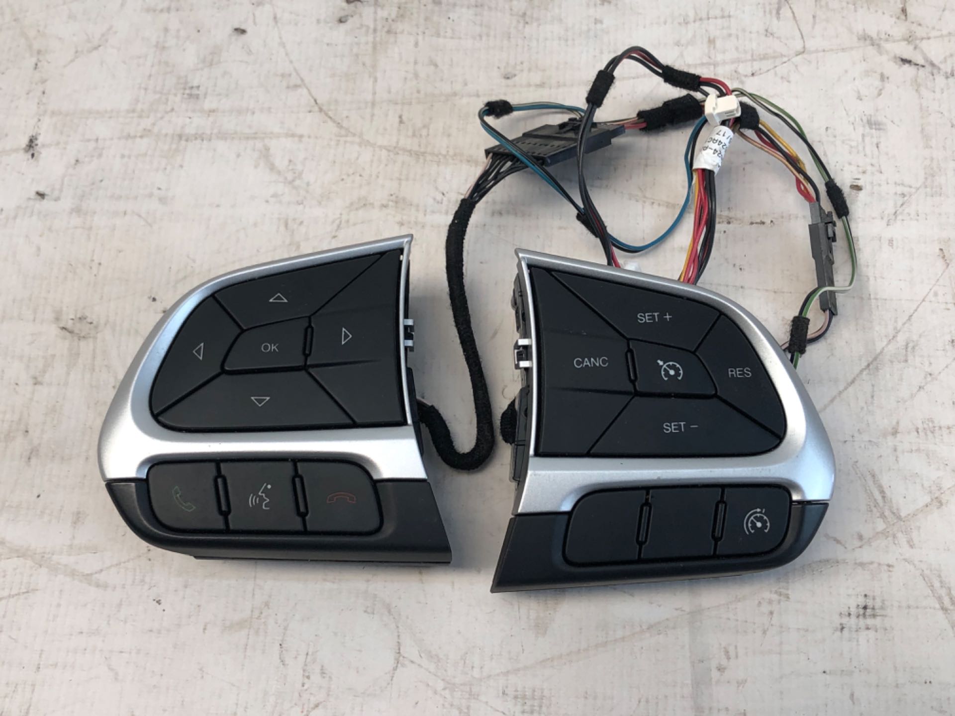 Par Botão Comando Volante Jeep Compass 2016 2020