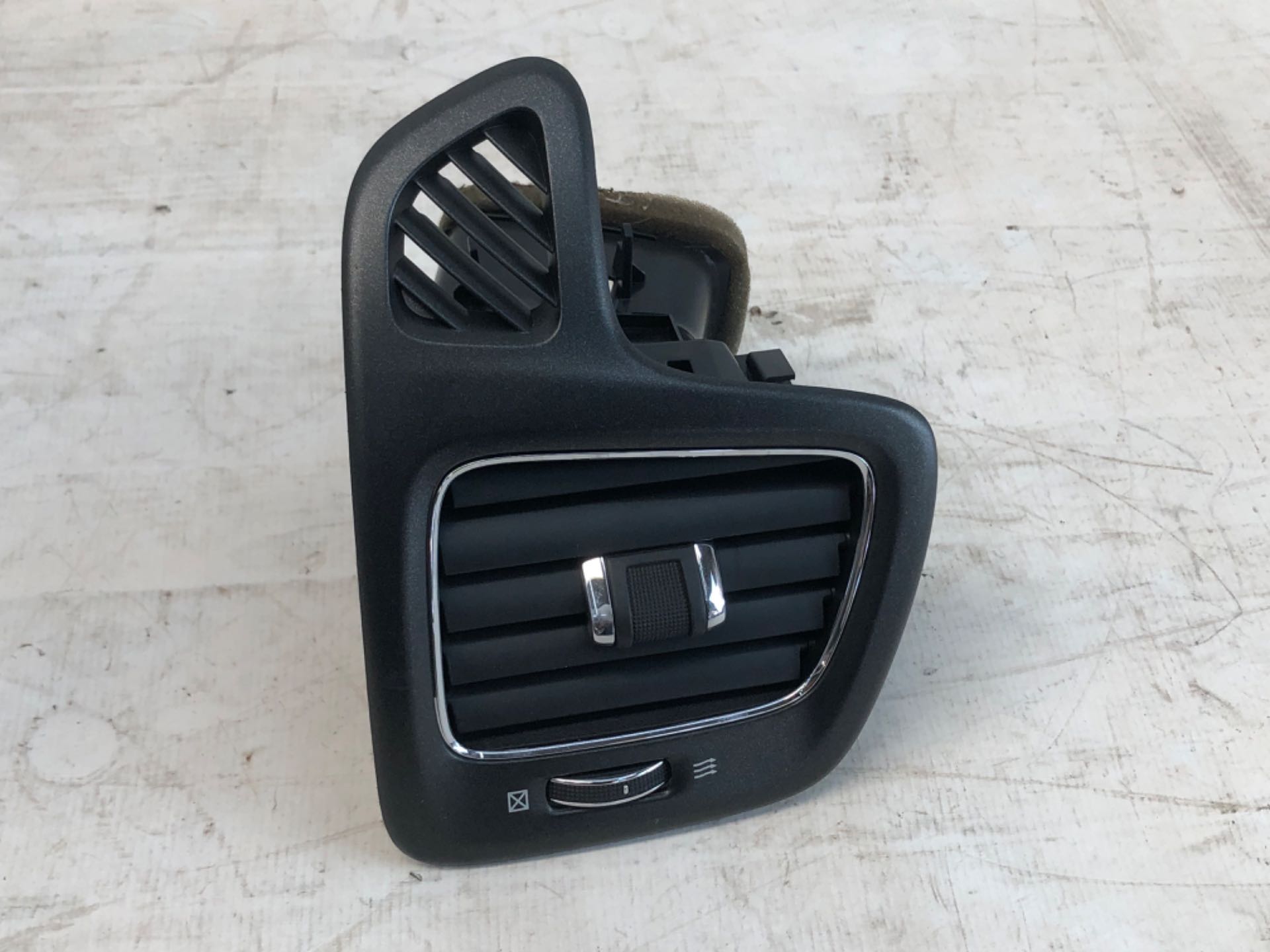 Difusor Ar Painel Esquerdo Jeep Compass 2016 2021 T22814