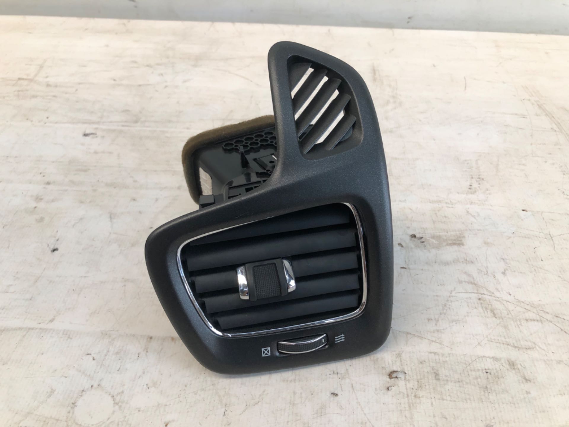 Difusor Ar Direito Painel Jeep Compass 2016 2021 t22814