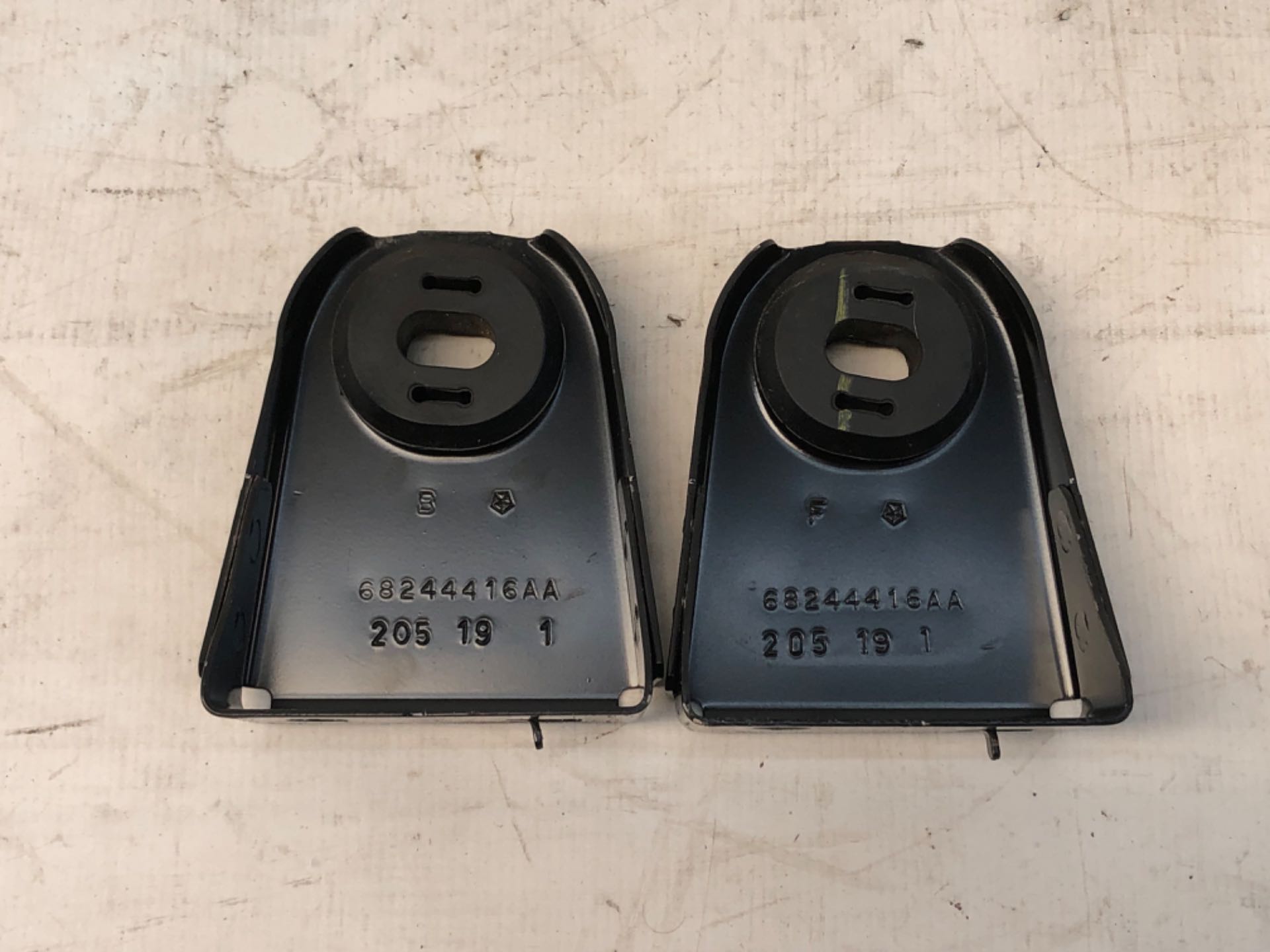 Par Suporte Coxim Radiador Compass 2.0 2016 2021 68244416aa