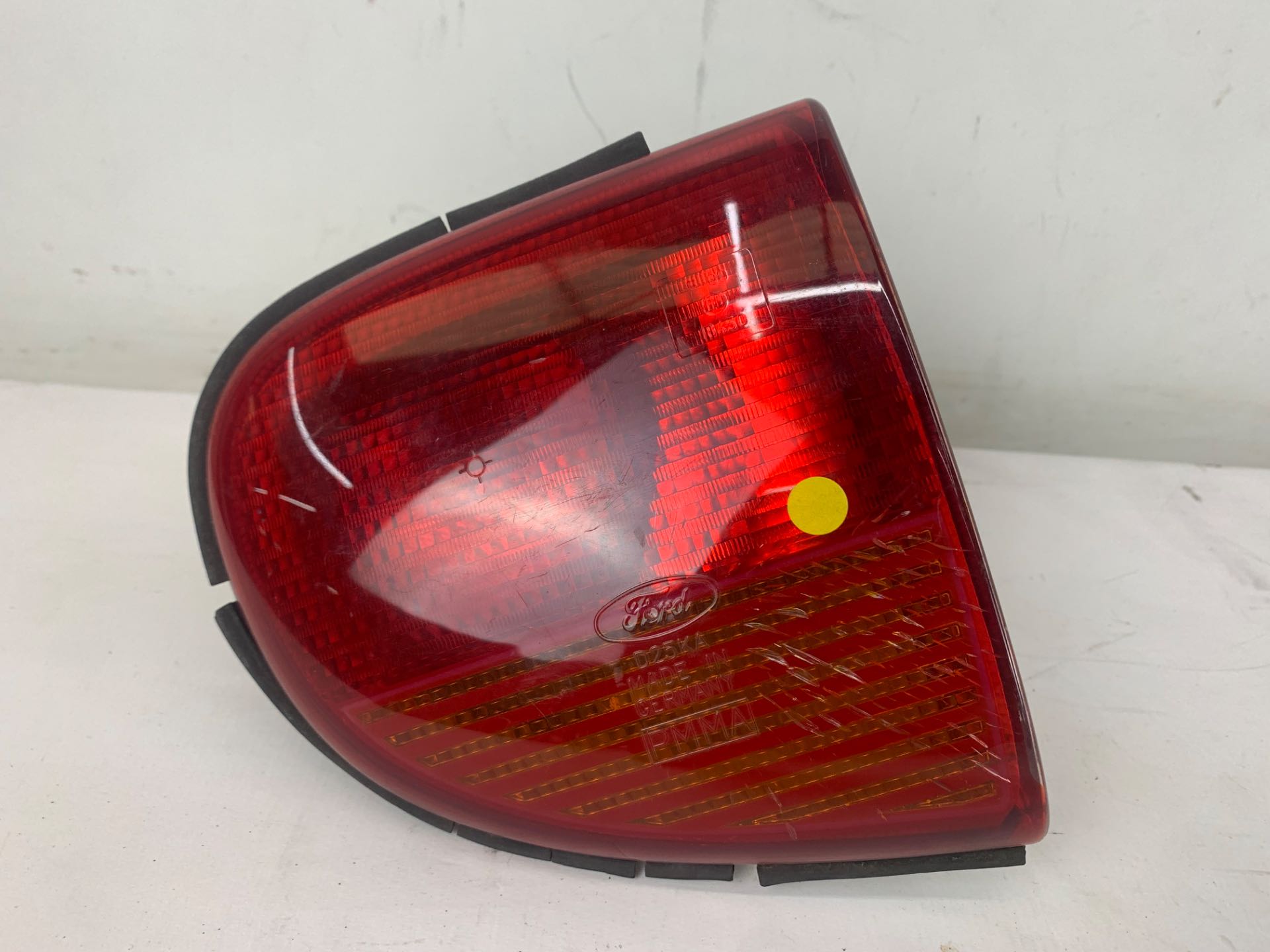 Lanterna Esquerda Tampa Traseira Escort Hatch 1997 2003 Det