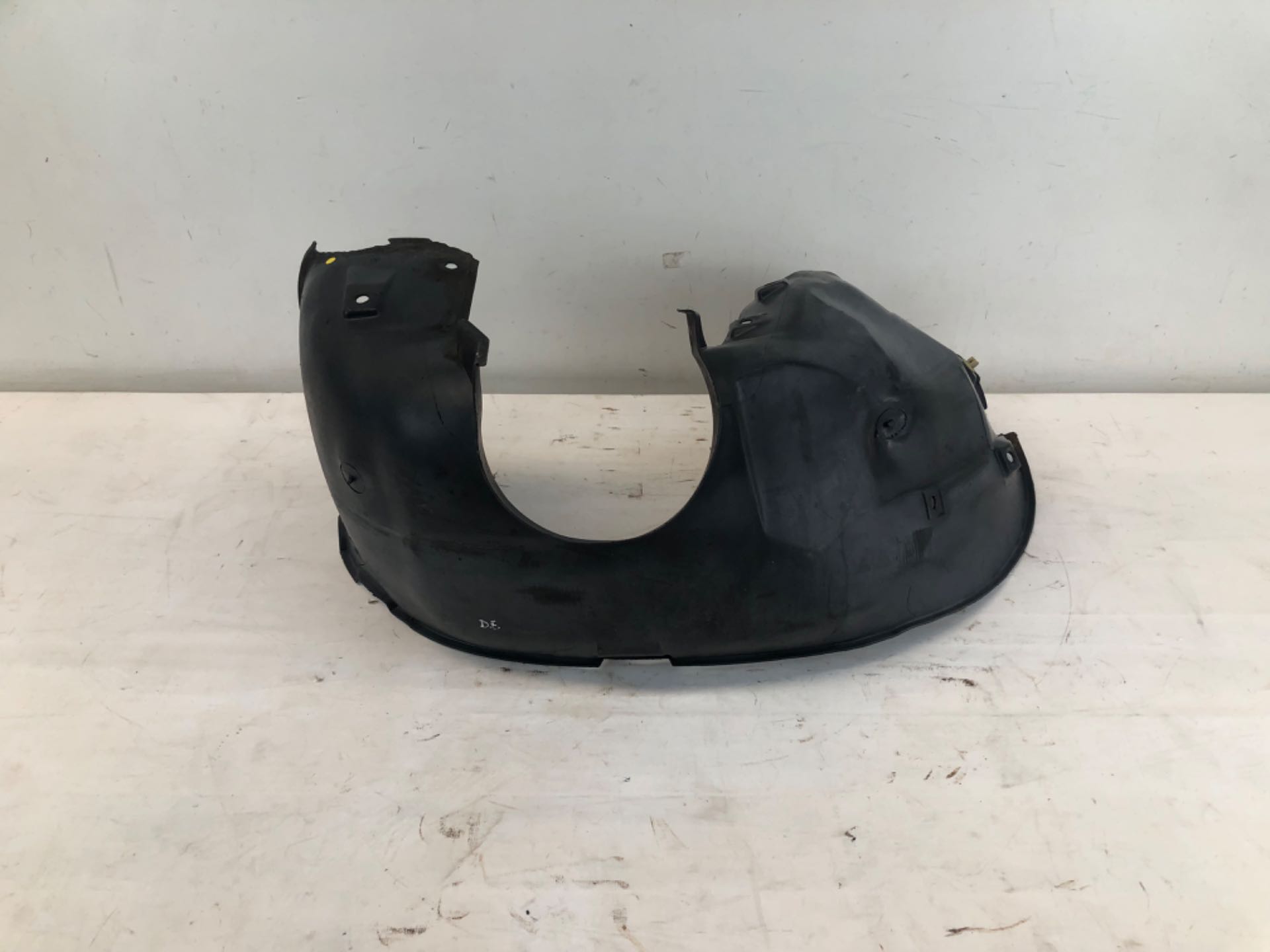 Para Barro Dianteiro Esquerdo Ford Escort 1997 2002 Detalhe