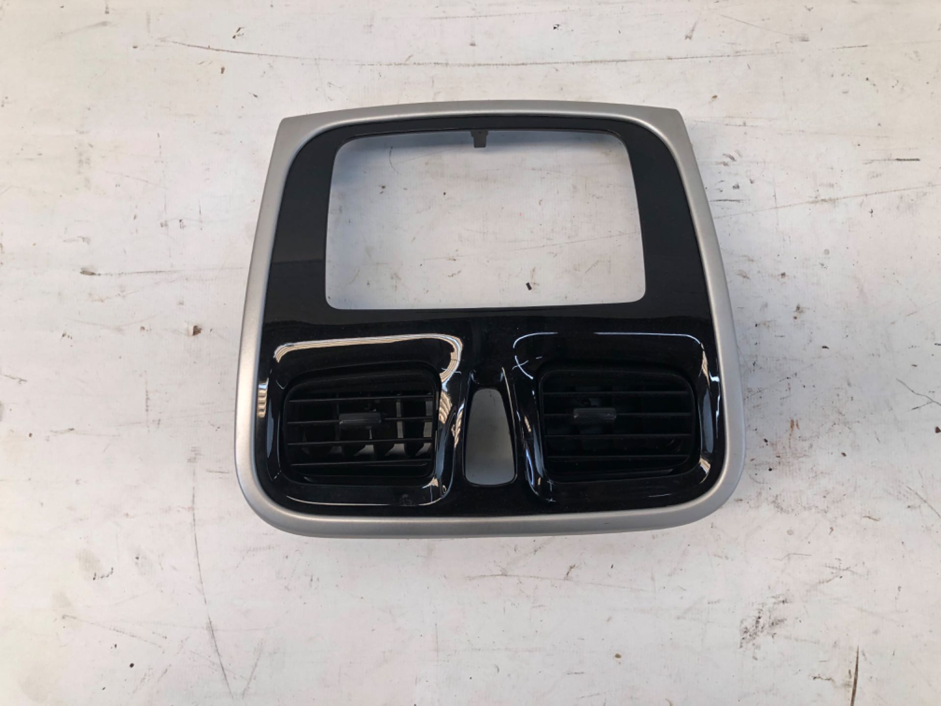 Moldura Multimidia Difusor Renault Sandero 2014 2019