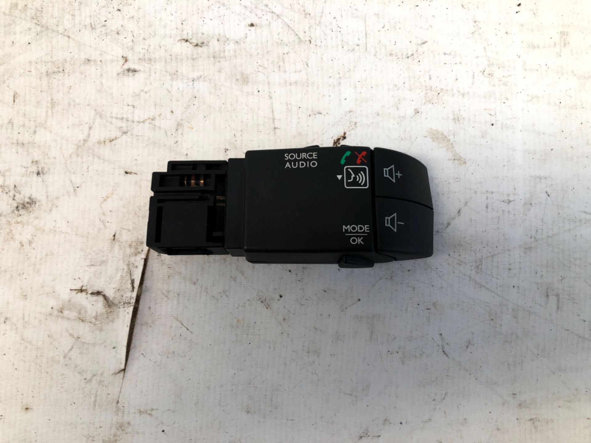Botão Comando Som Volante Renault Sandero 2014 2019