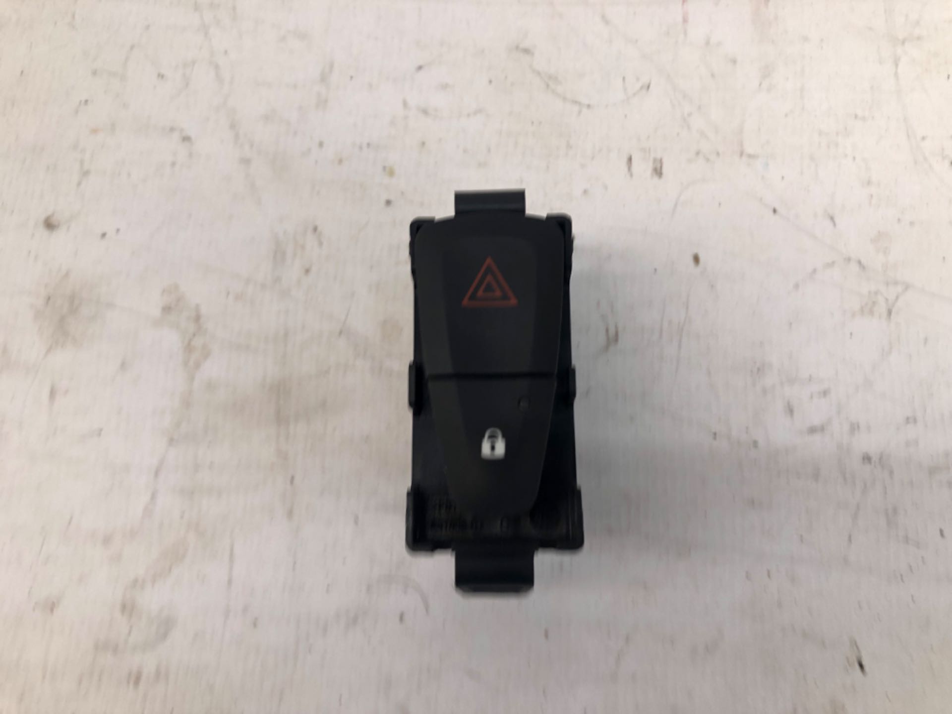 Botão Pisca Alerta Trava Renault Sandero 2014 2019