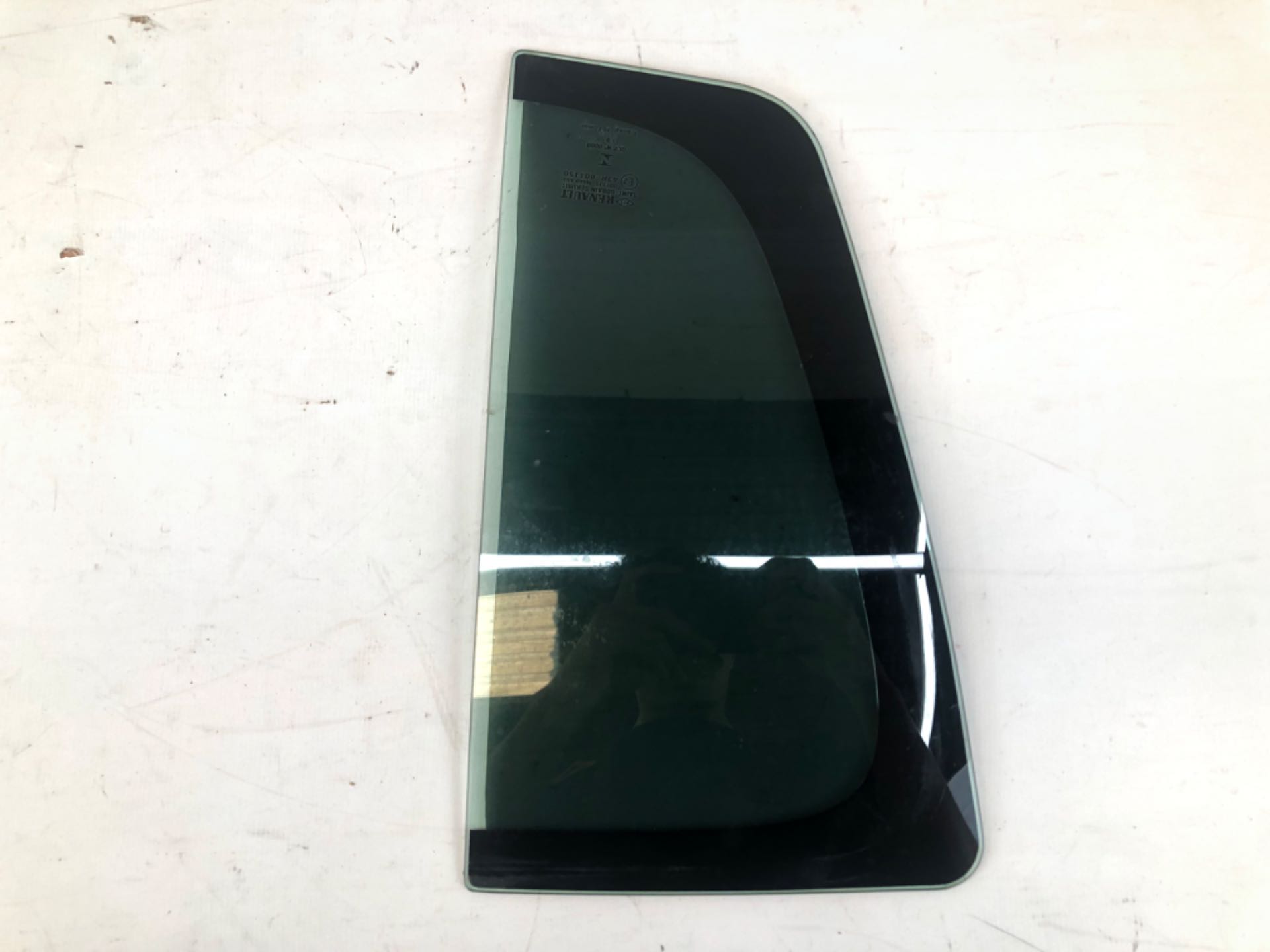 Vidro Vigia Traseiro Direito Renault Sandero 2014 2019