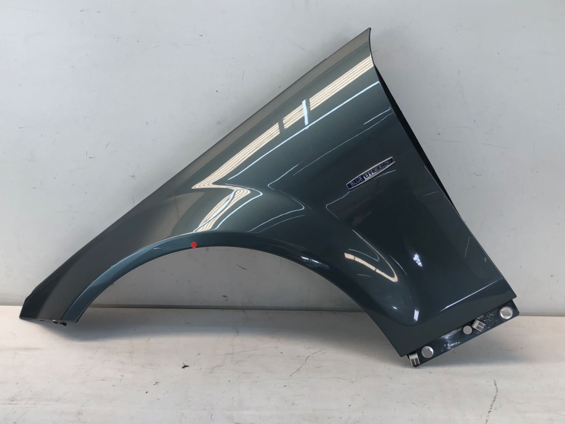 Para Lama Esquerdo Mercedes C180 2011 2012 Detalhe