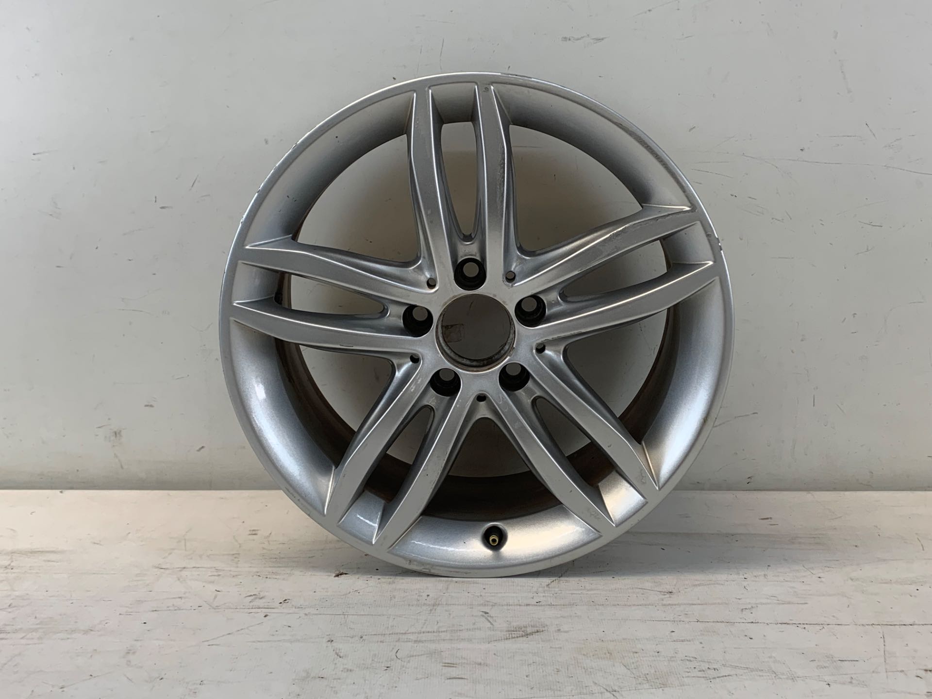 Roda Liga Traseira Aro 17 5x112 C180 2012 a2044017902 Det