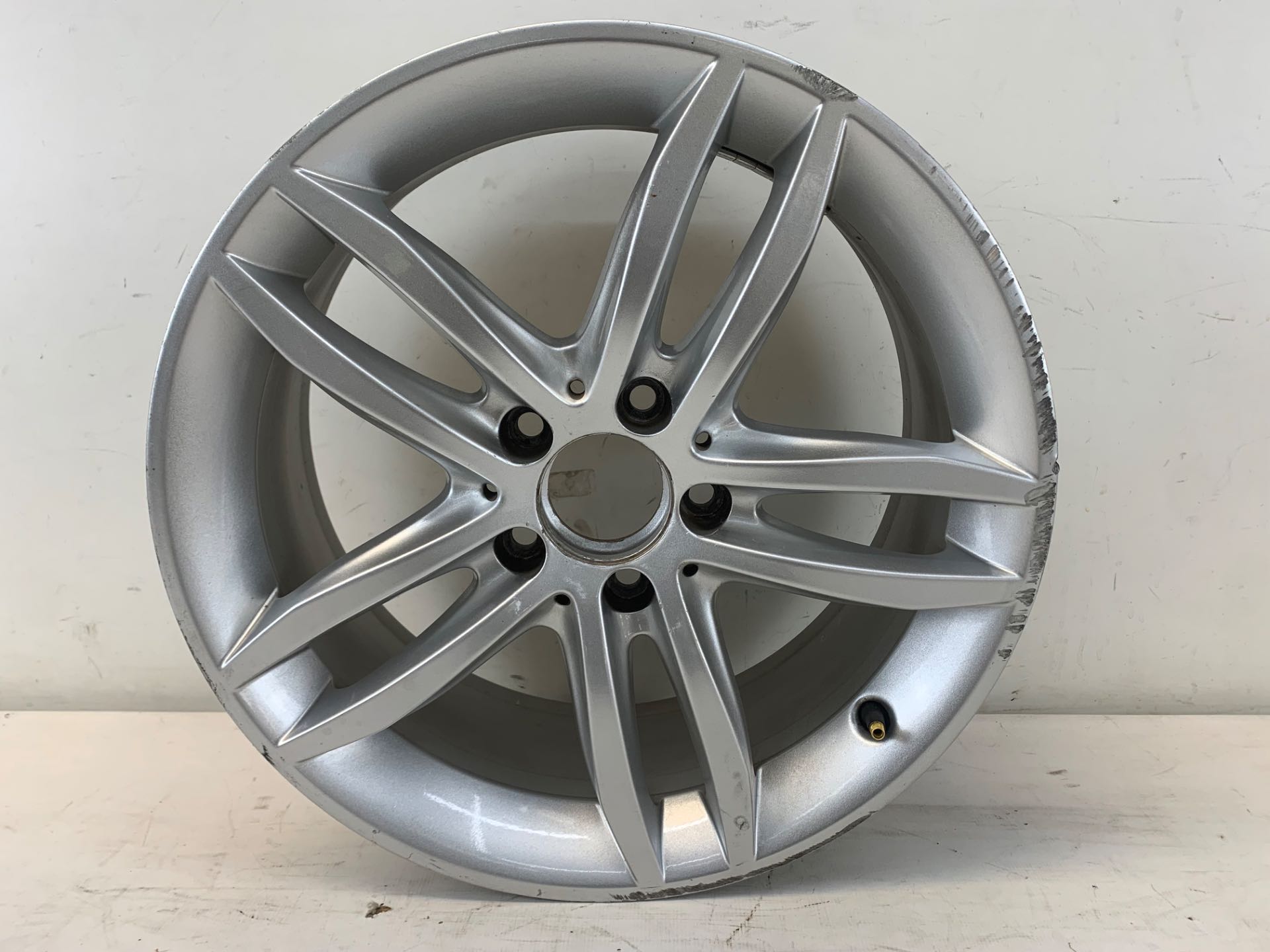 Roda Liga Dianteira Aro 17 5x112 C180 2012 a2044017802 Det