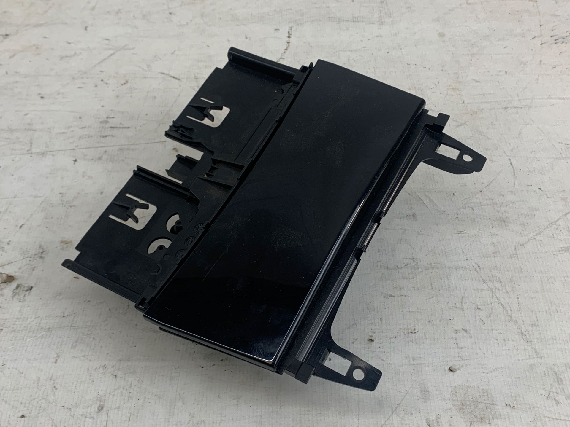 Cinzeiro Porta Treco Console C180 2011 2012 A2046801350