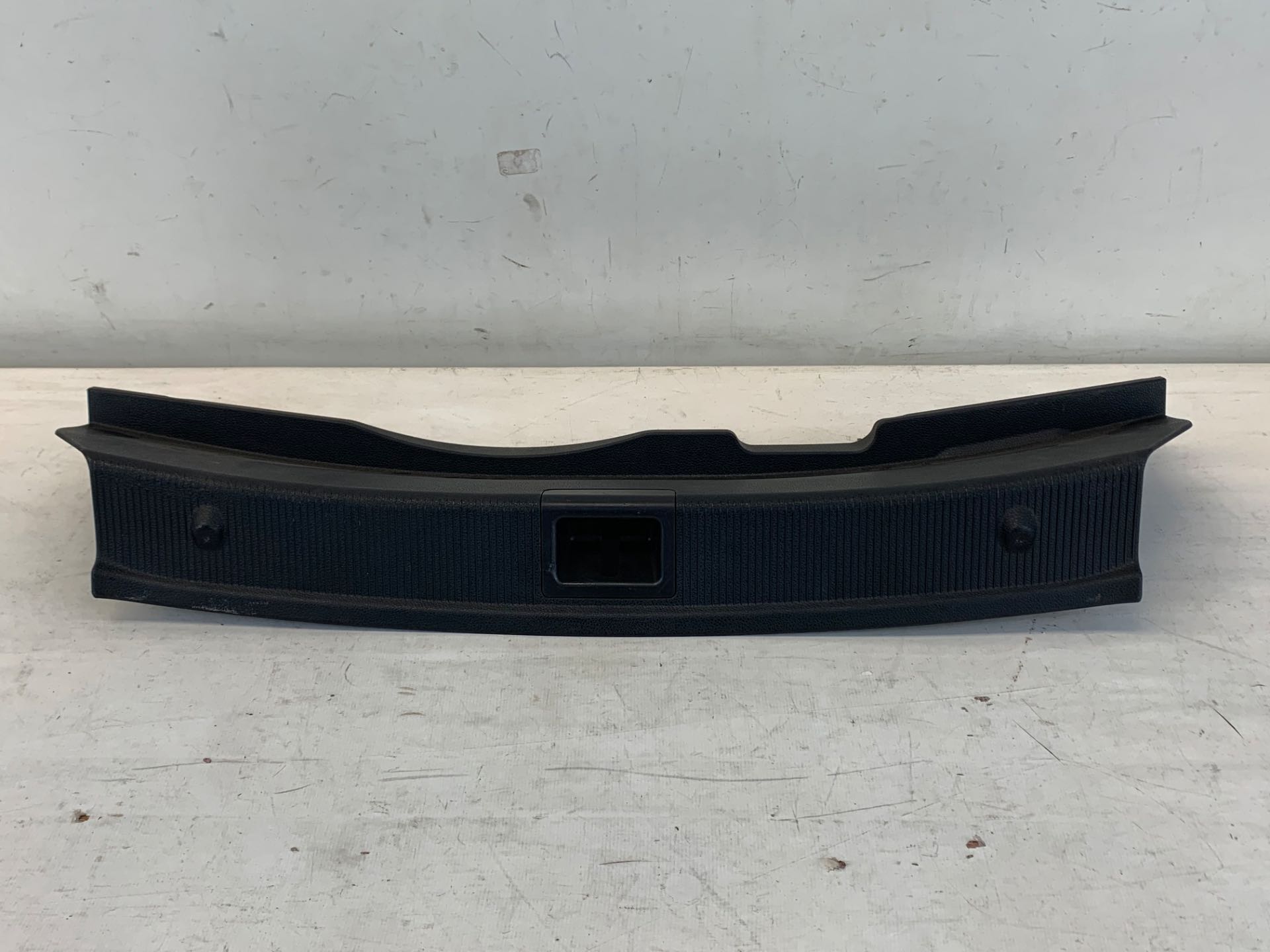 Soleira Porta Malas Mercedes C180 2011 2012 a2046906825