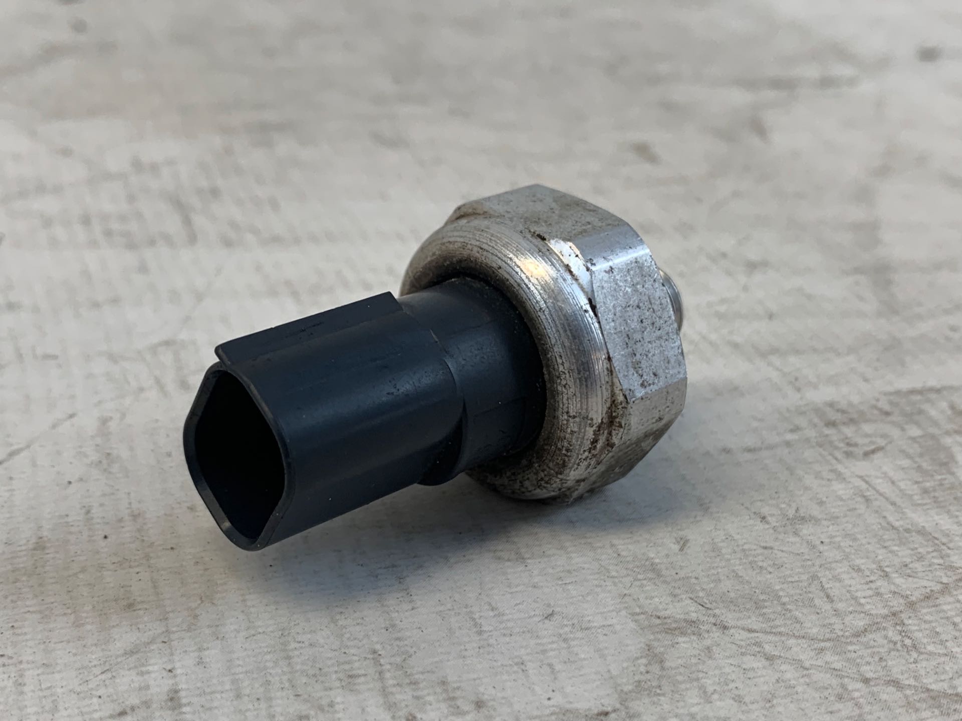 Sensor Pressostato Ar Condicionado C180 1.8 2012 2110000283