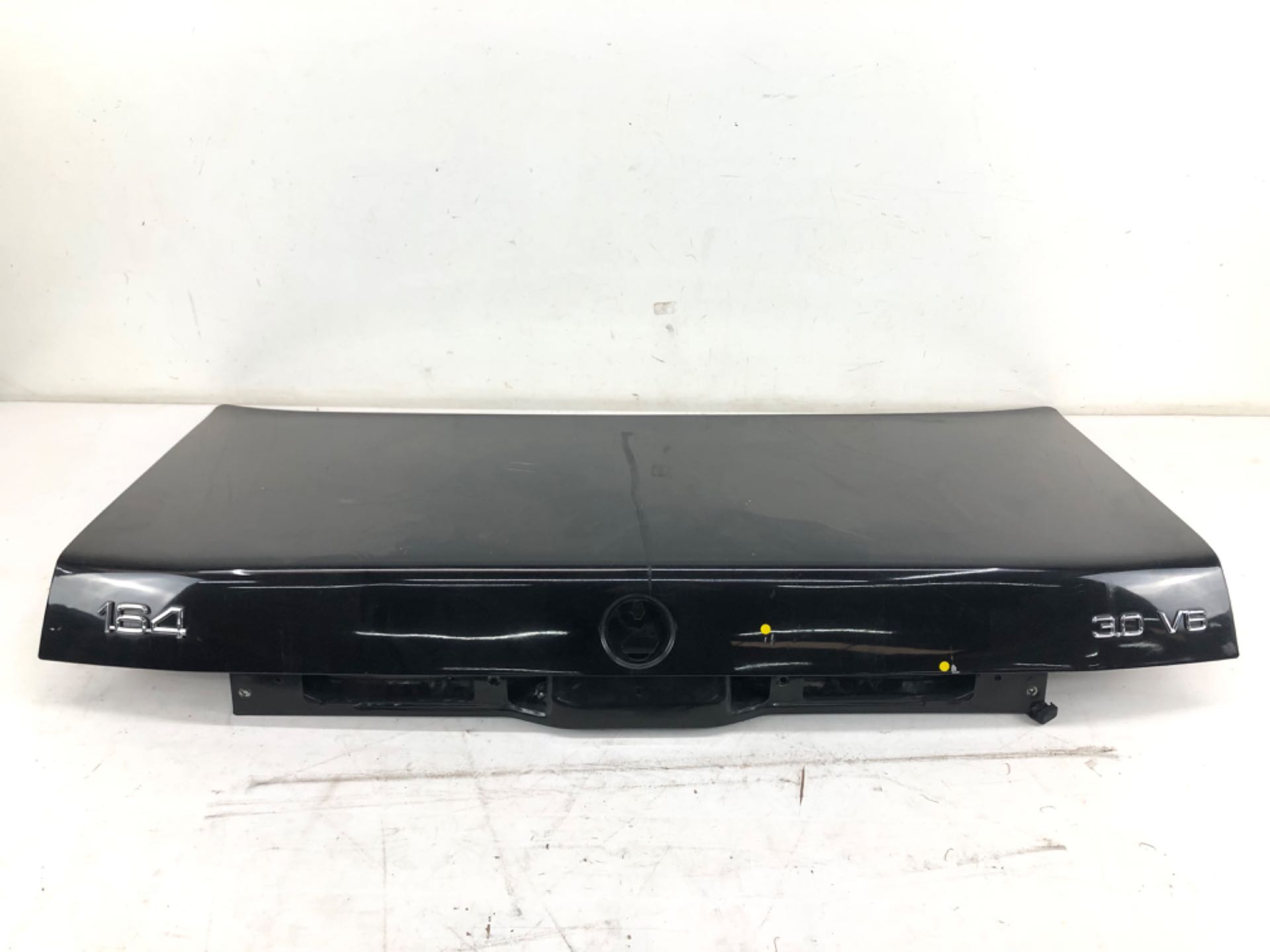Tampa Traseira Alfa Romeo 164 1993 1997 Detalhe