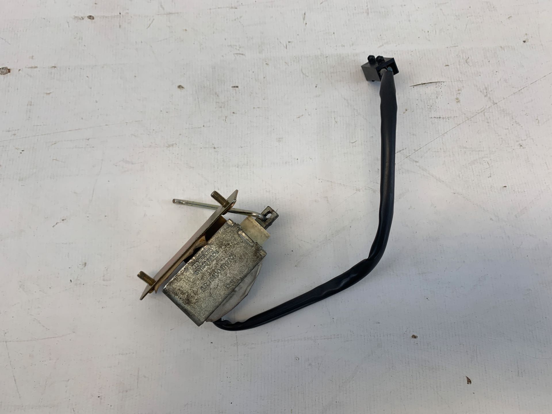 Atuador Abertura Tampa Traseira Alfa Romeo 164 1993 1997