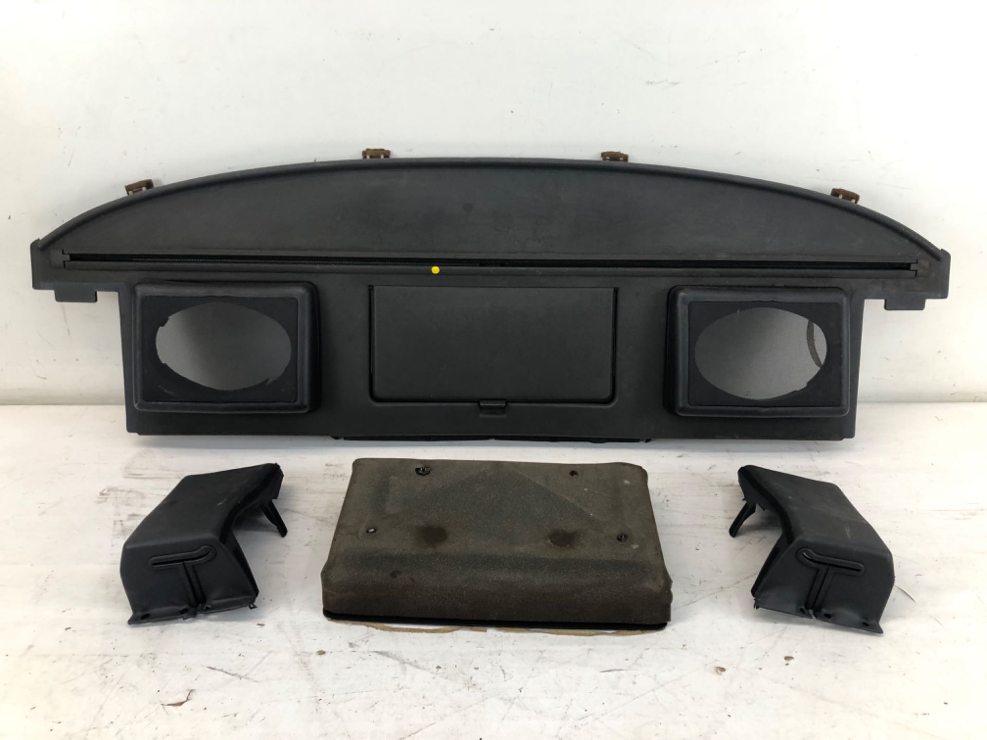 Tampão Bagagito Alfa Romeo 164 1993 1997 Detalhe