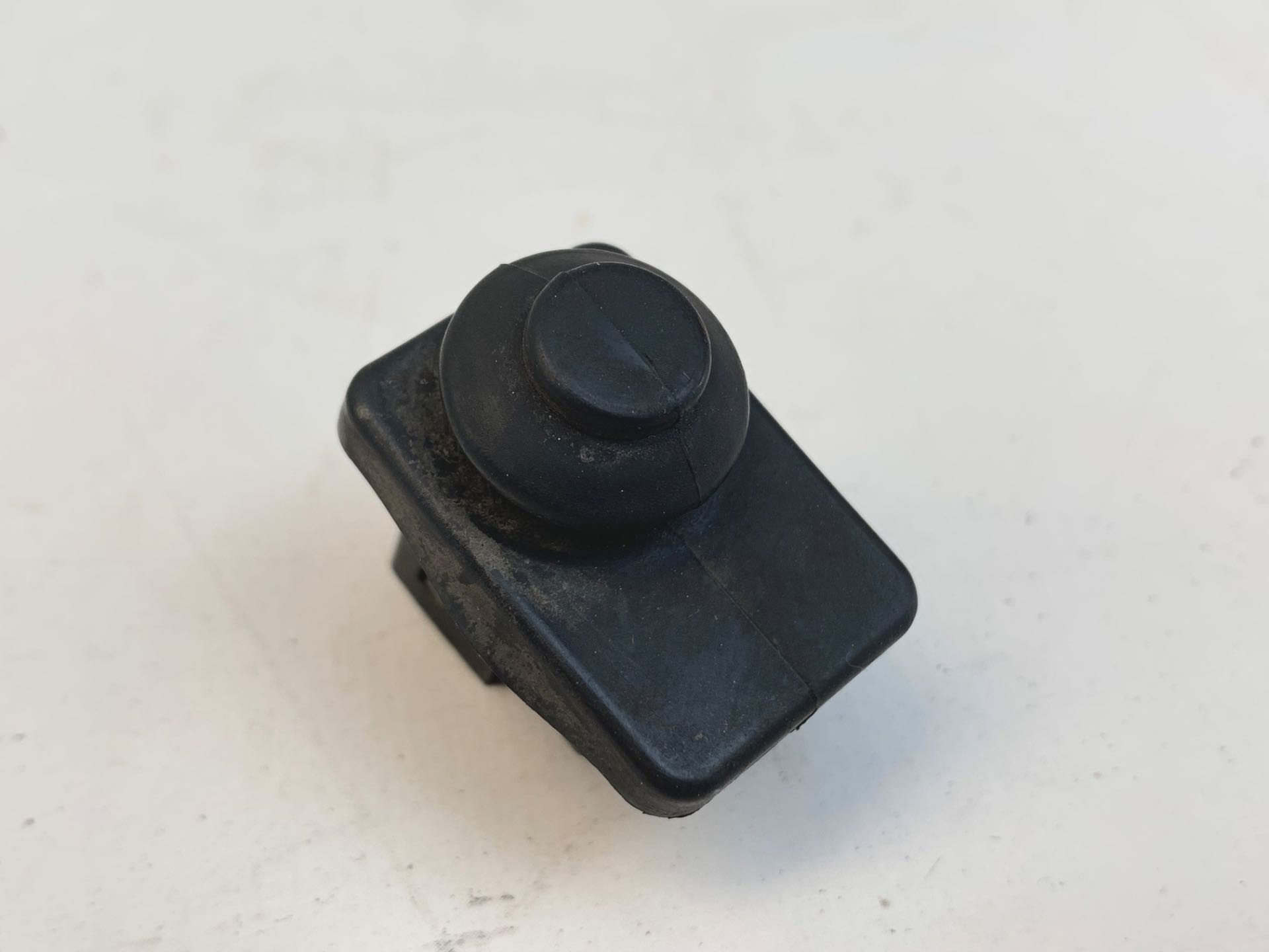 Interruptor Abertura Capo Chery Face 2010 2015