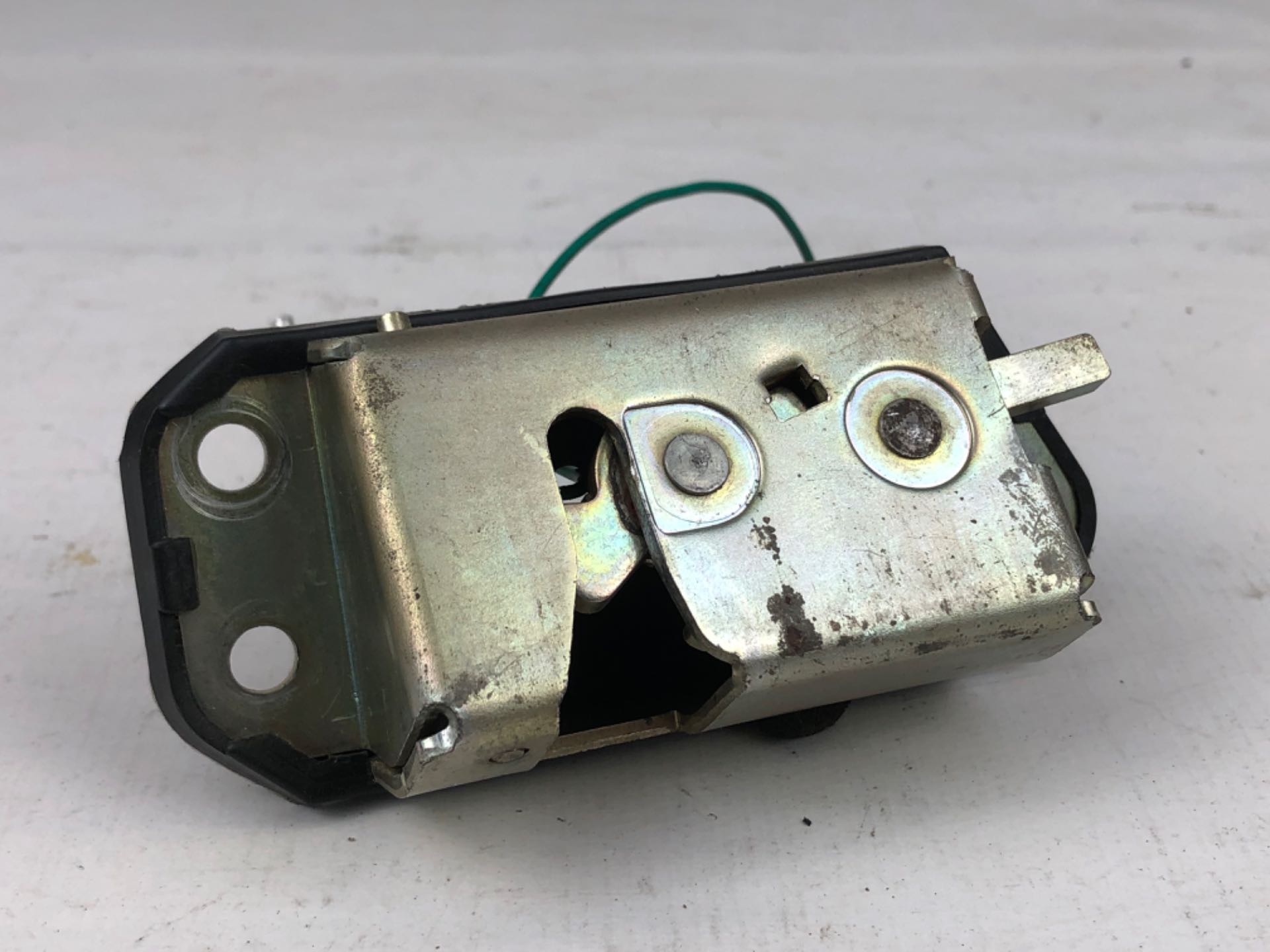 Fechadura Tampa Traseira Chery Face 2010 2015 s115606130
