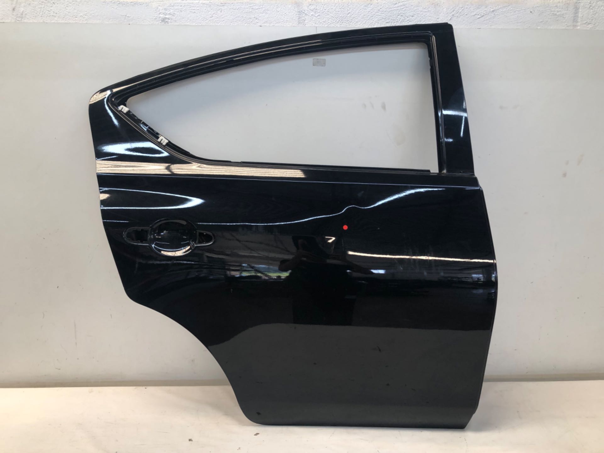 Porta Traseira Direita Nissan Versa 2015 2019 Detalhe