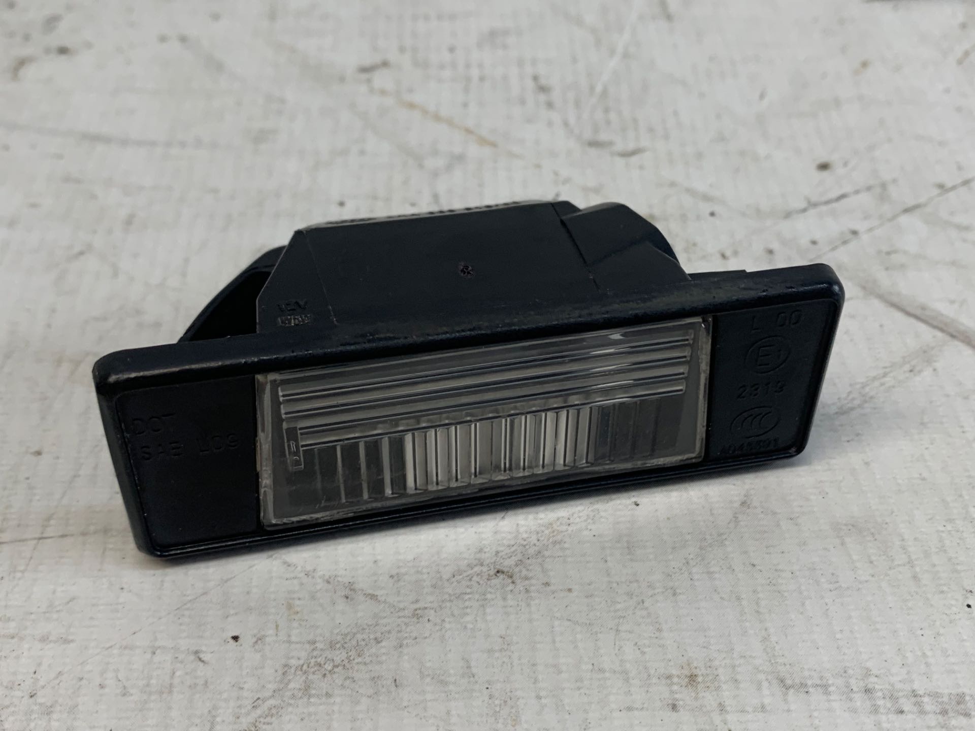 Luz Placa Nissan Versa 2015 2019