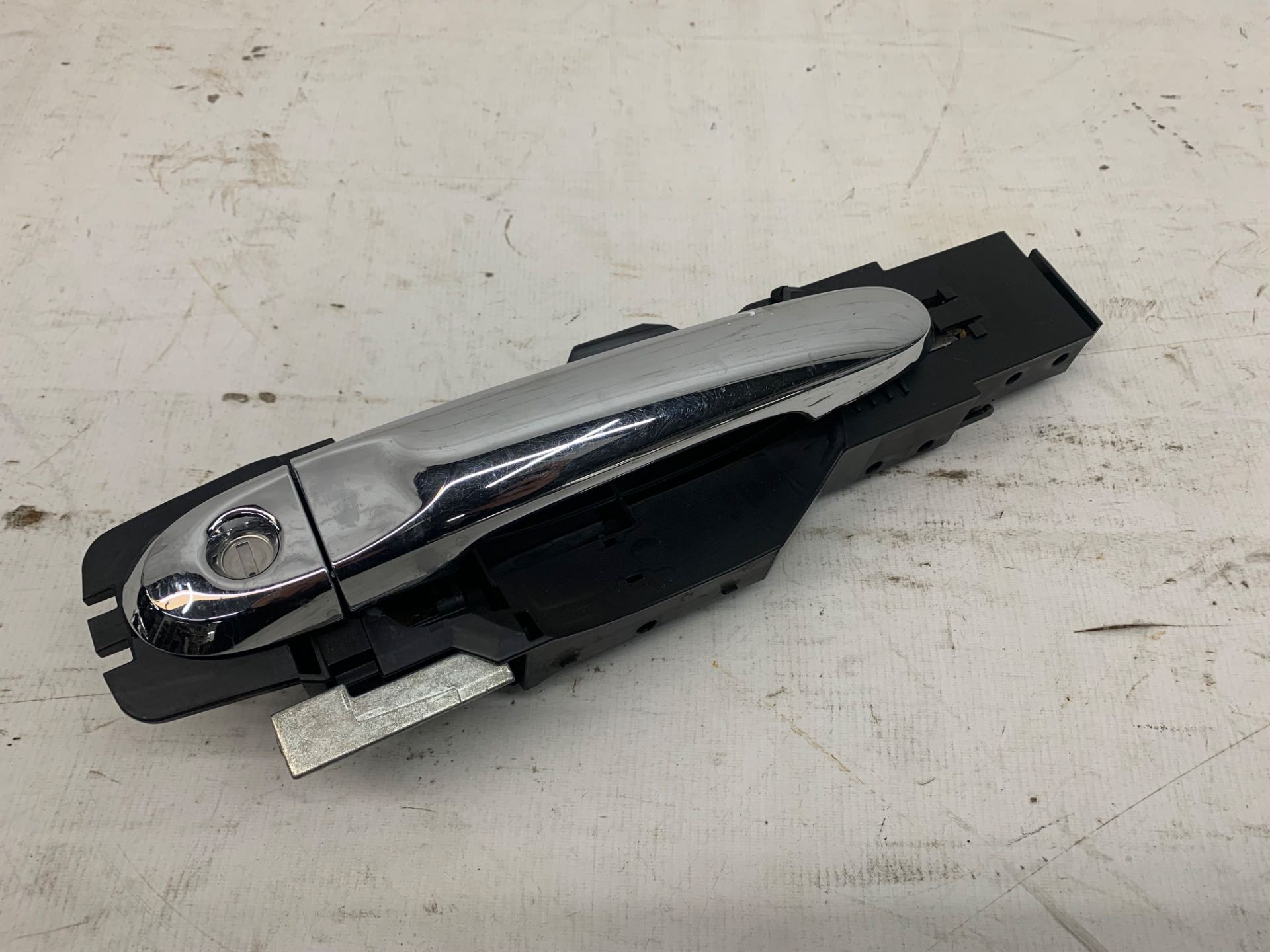 Maçaneta Externa Dianteira Esquerda Nissan Versa 2015 2019