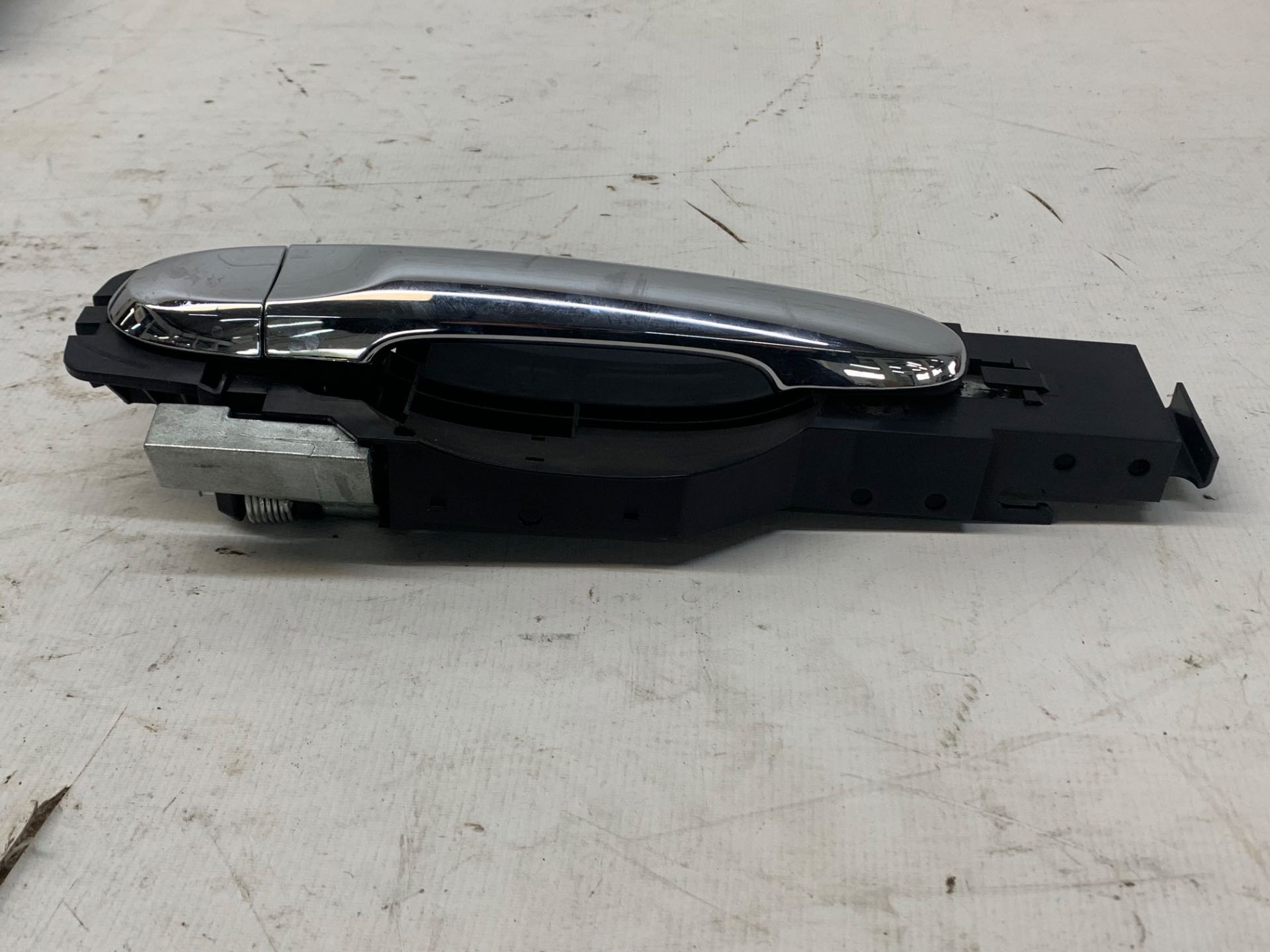 Maçaneta Externa Traseira Esquerda Nissan Versa 2015 2019