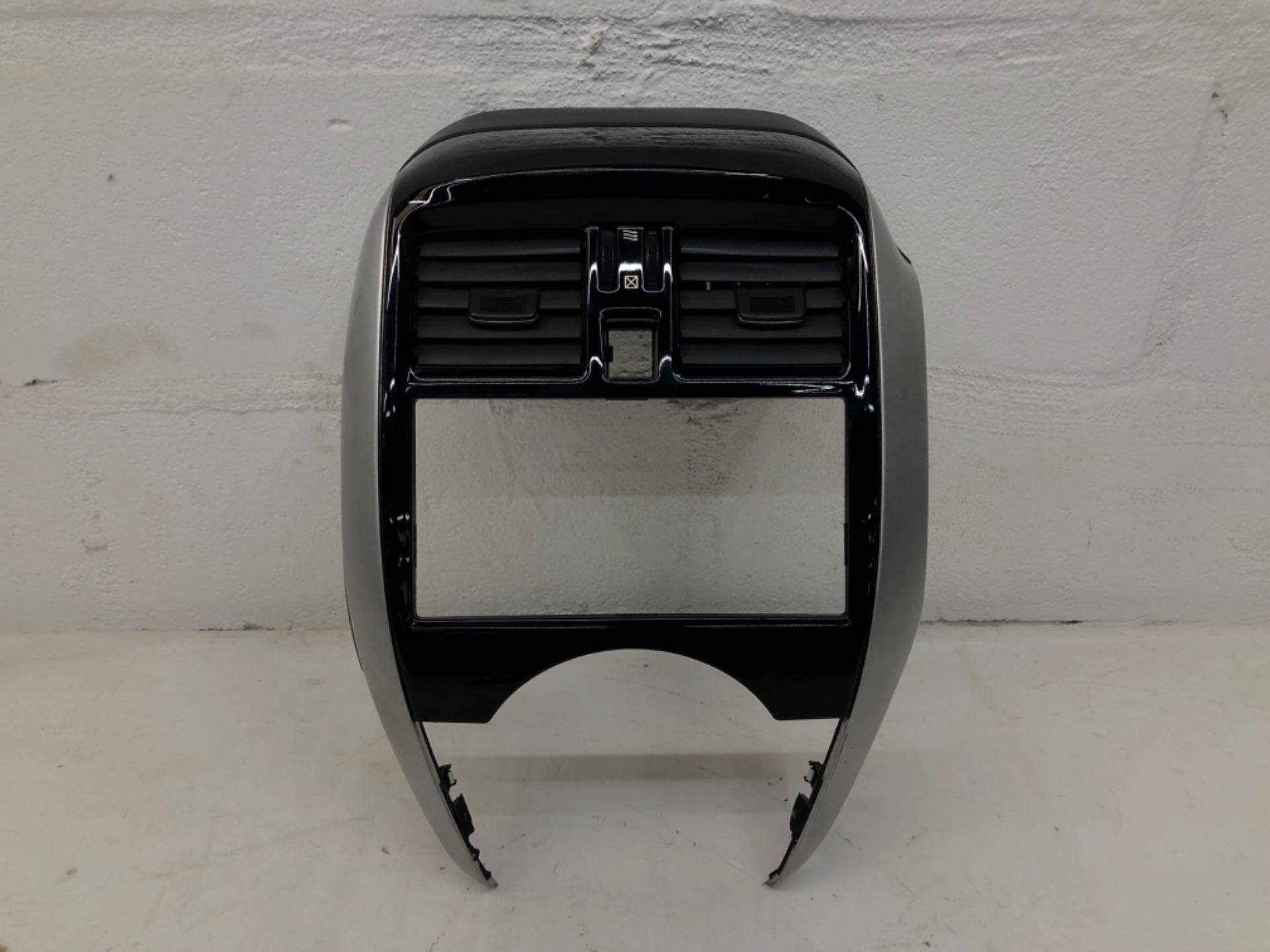 Moldura Central Painel Difusor Ar Nissan Versa 2015 2019