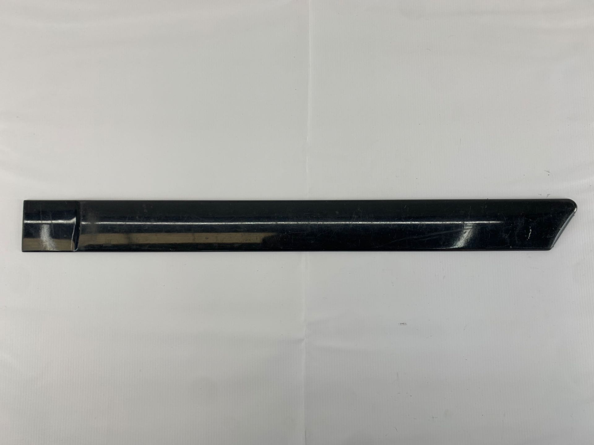 Friso Porta Traseiro Esquerdo L200 Triton 2008 2017 Detalhe