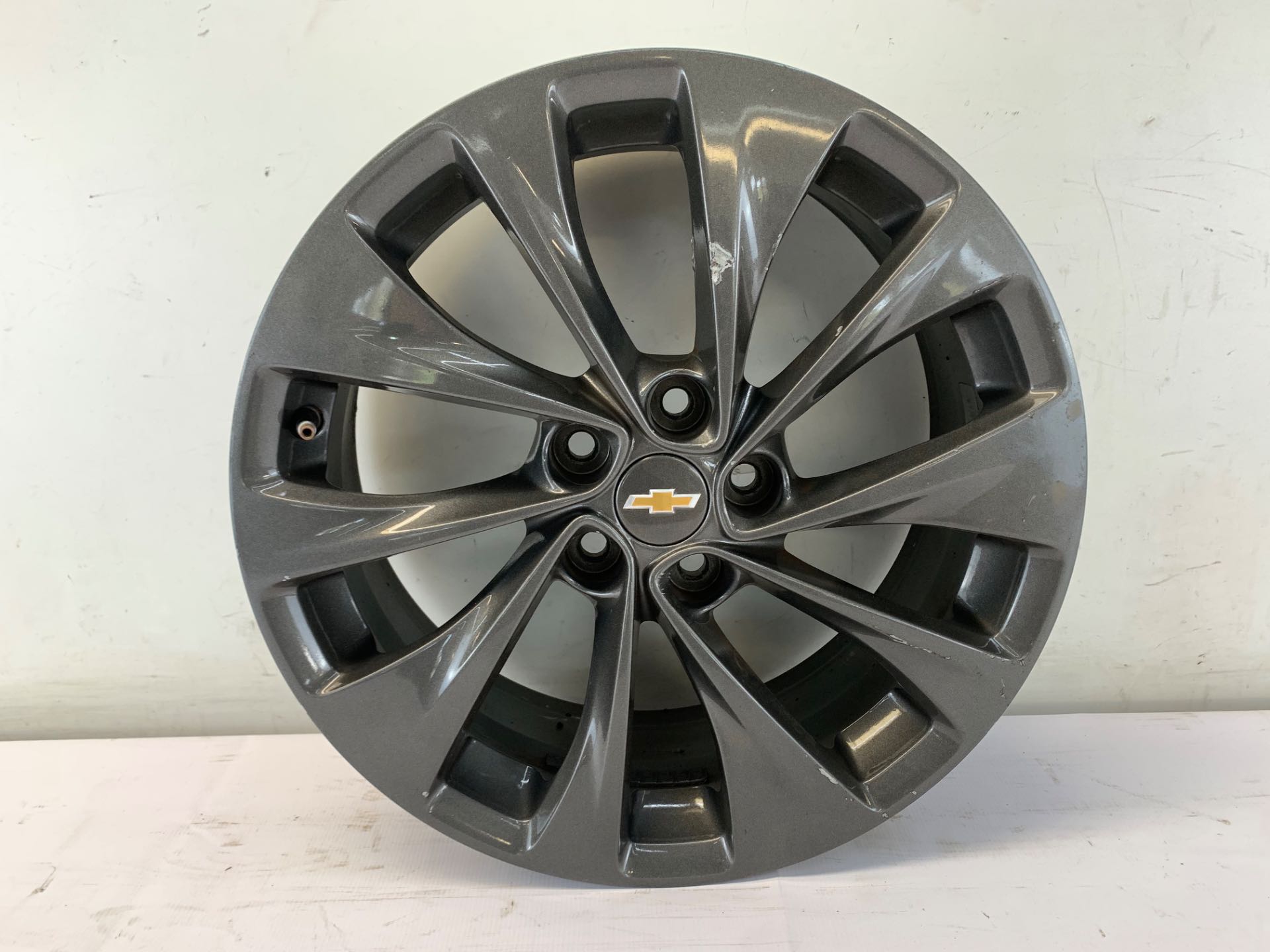 Roda Liga Leve Aro 17 5x105 Gm Cruze Ltz 2017 2023 Detalhe