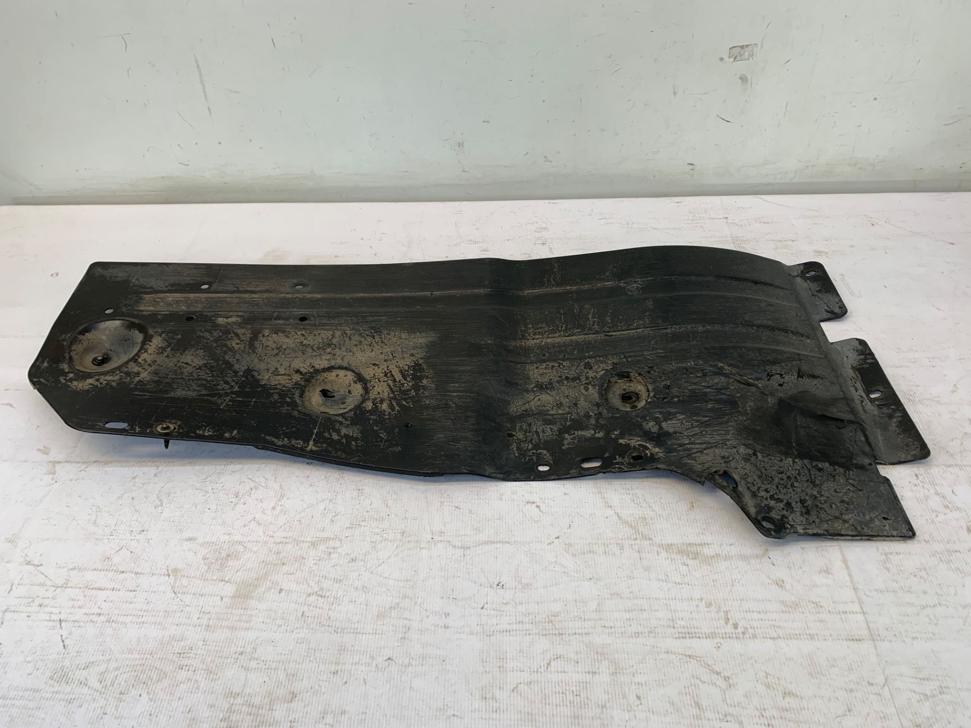 Defletor Esquerdo Cruze Sedan 2016 2023 39026300