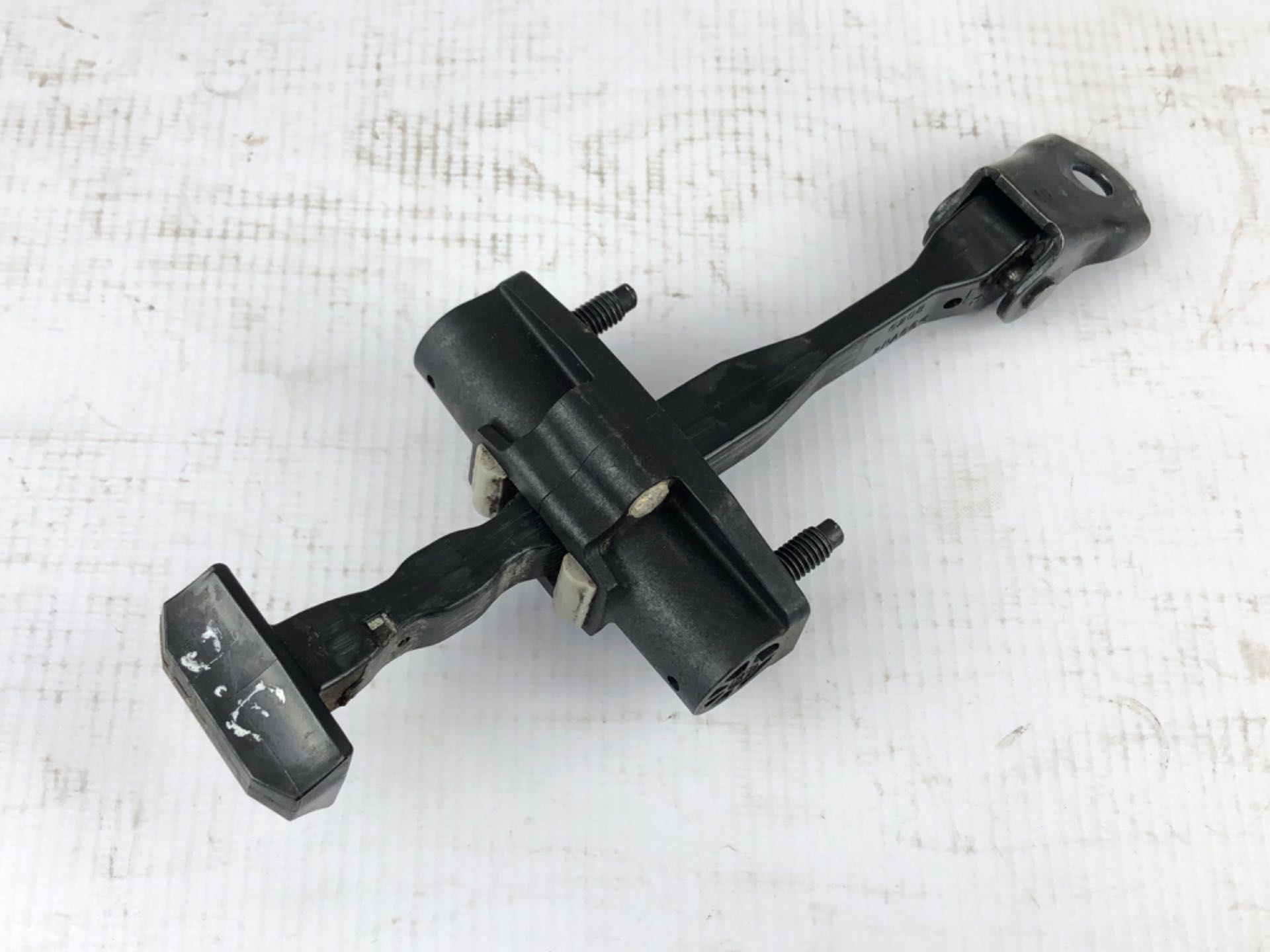 Limitador Porta Dianteira Esquerda GM Cruze 2016 2023