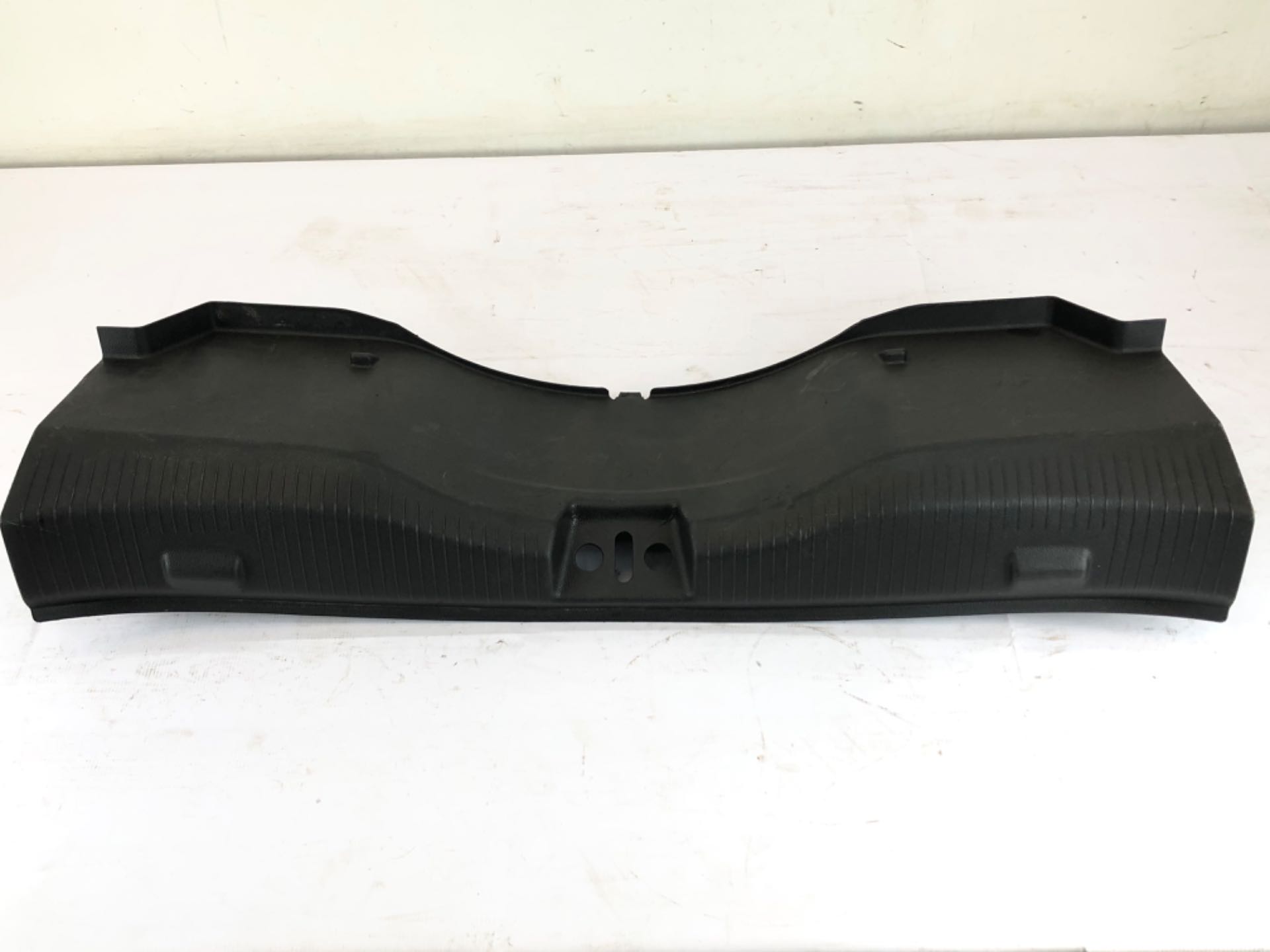 Soleira Batente Porta Malas GM Cruze 2016 2023 13438104