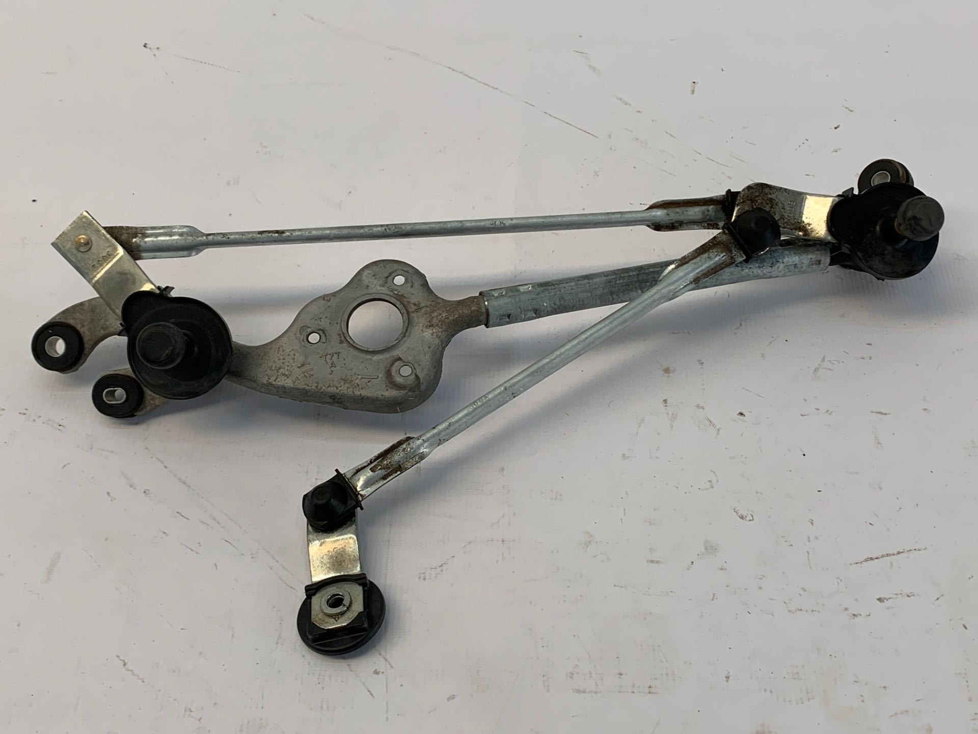 Galhada Maquina Limpador Para Brisa Honda HRV 2015 2021 Det