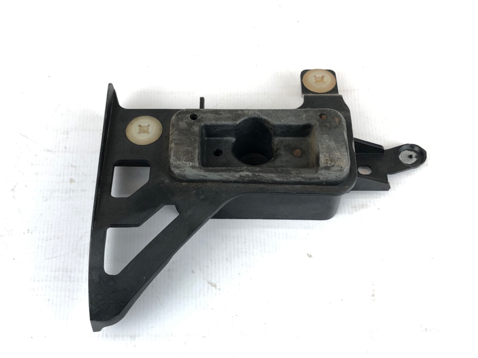 Suporte Para Choque Dianteiro Direito Cayenne 2011 2014