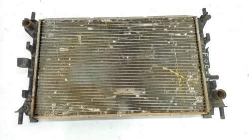 Radiador De Água Ford Focus 1.8 2.0 16v 2001 2008 Detalhe