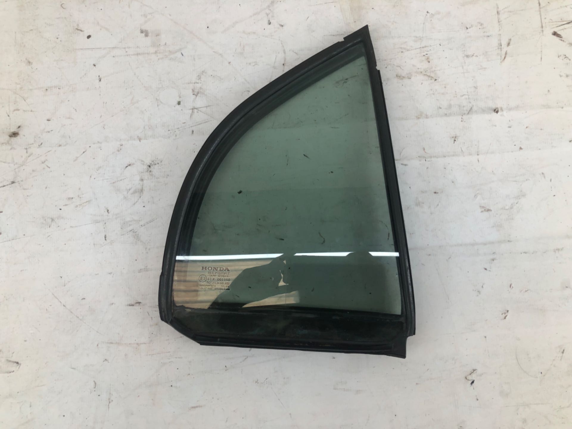 Vidro Vigia Traseiro Direito Honda Civic 2001 2006