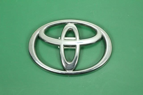 Emblema Da Grade Dianteira Hilux 4x2 2009