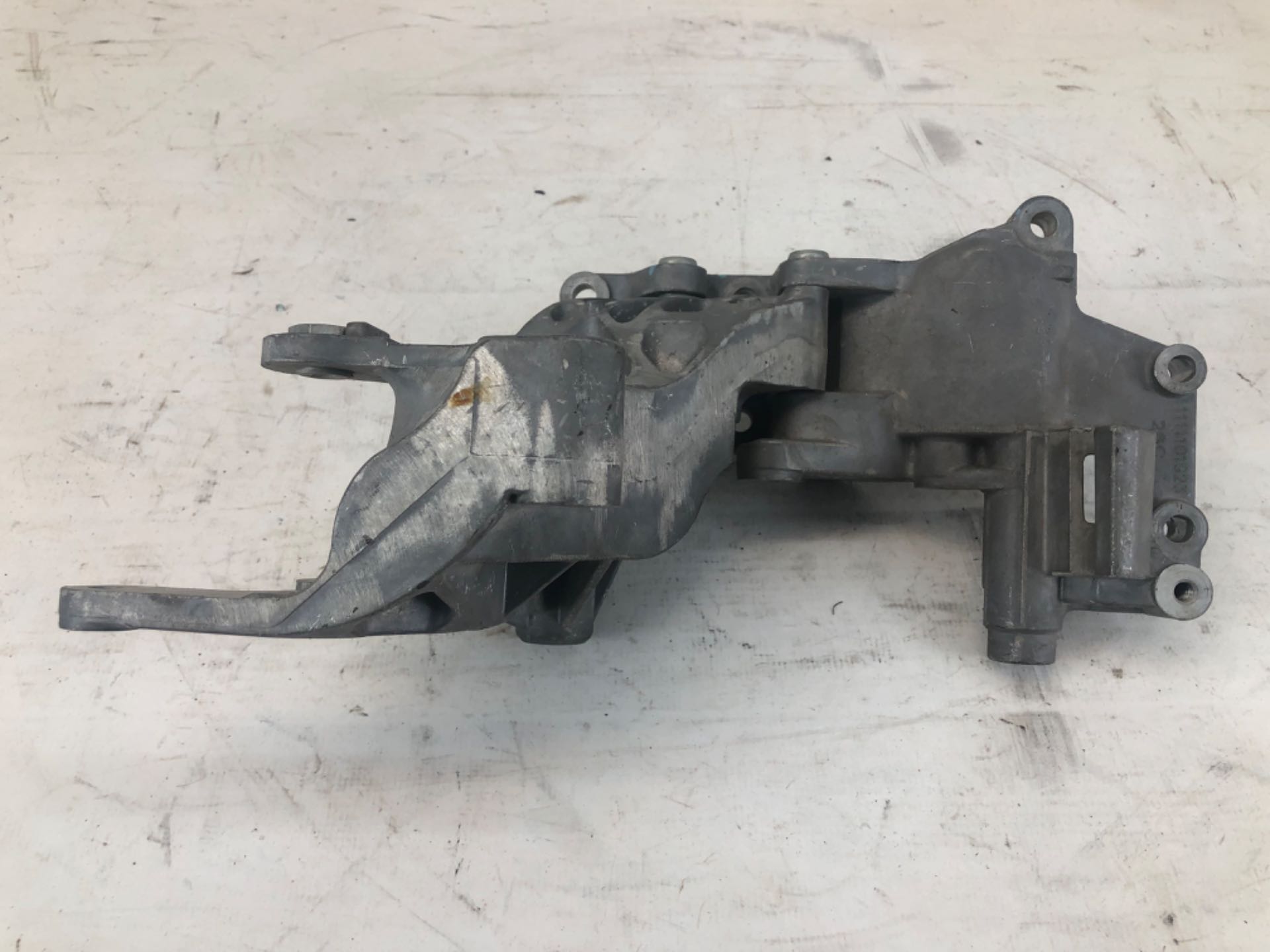 Suporte Compressor Alternador Bomba Direção Freemont 2.4