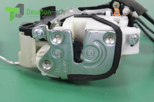 Fechadura Porta Dianteira Direita pajero Dakar 3.2 2013