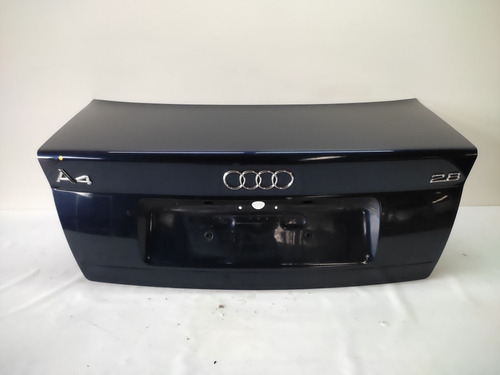 Tampa Traseira Audi A4 B5 V6 1995 1999 * Detalhe